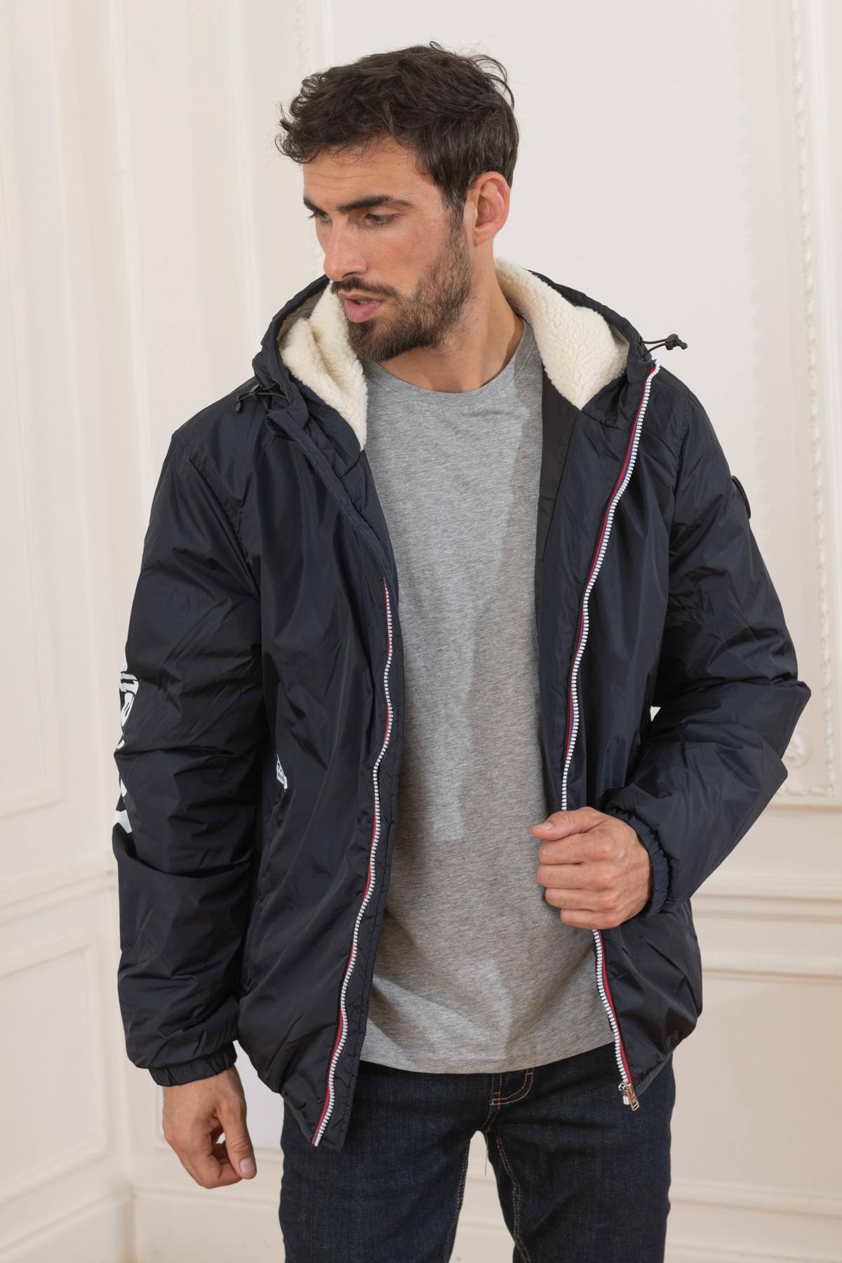 Blue windbreaker jacket with fur-lined hood - Image n°3