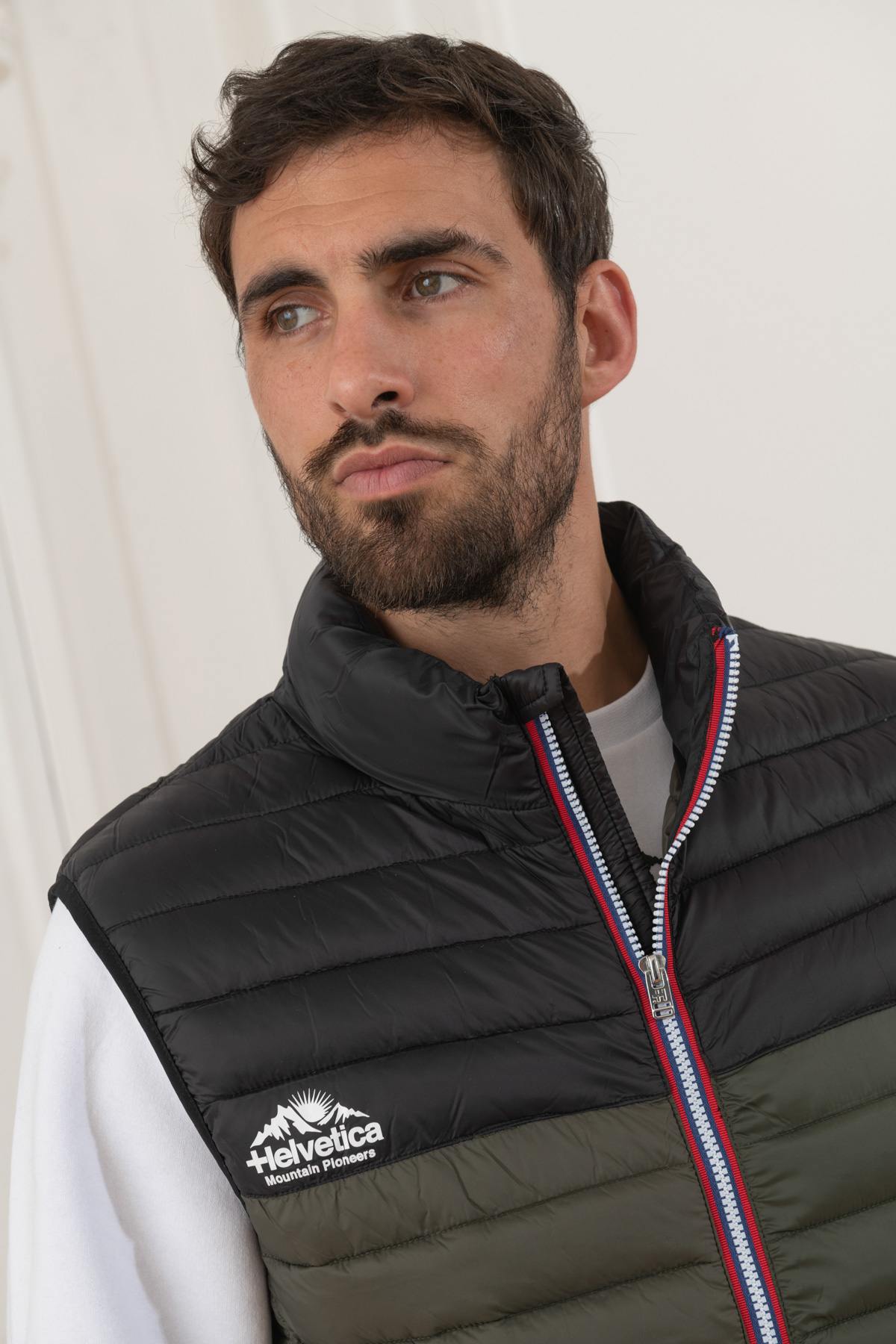 Black and khaki sleeveless down jacket - Image n°6