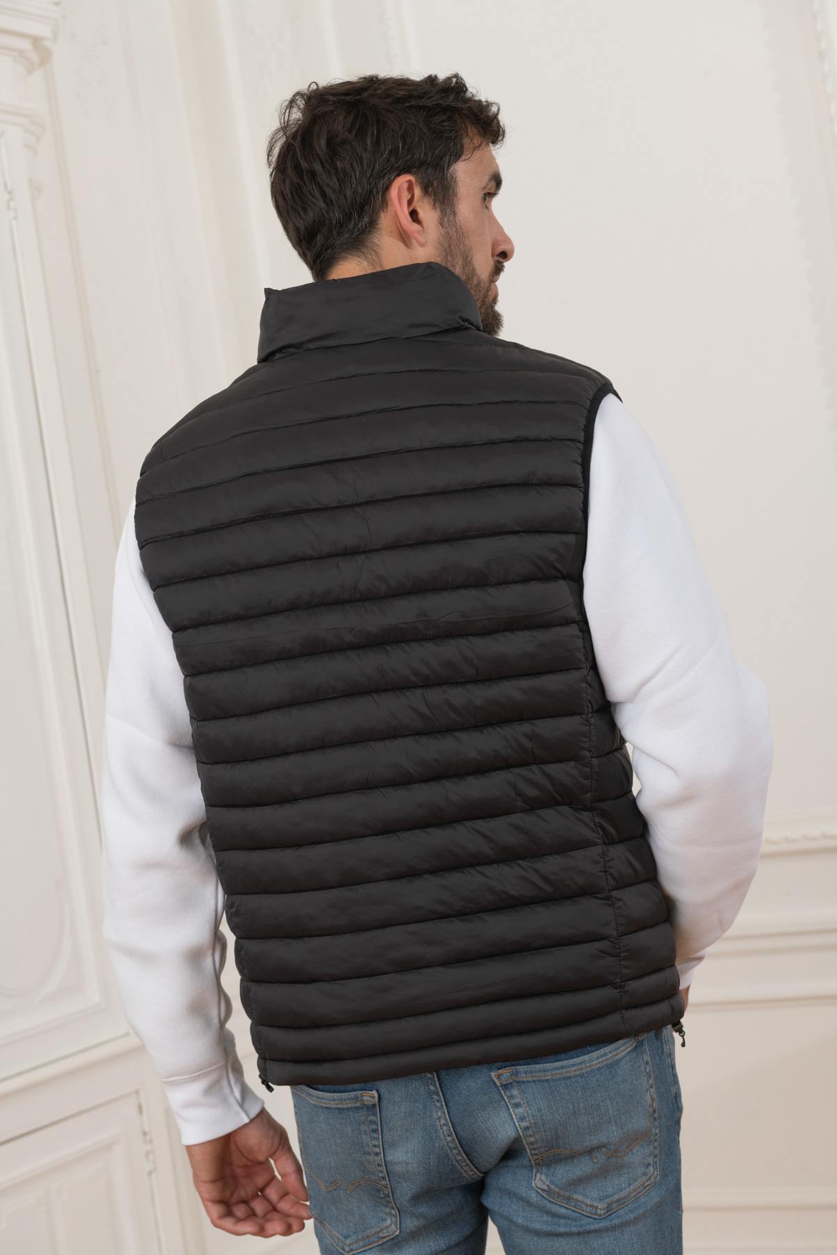 Black sleeveless sportswear down jacket - Image n°4