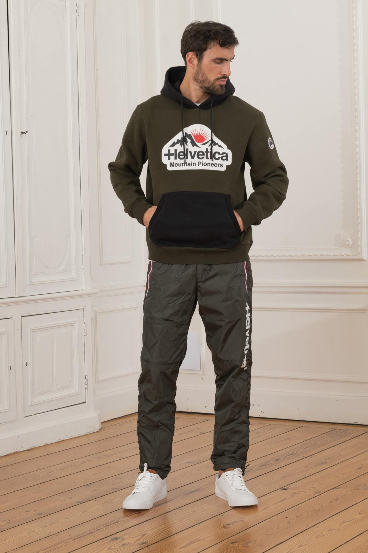 Khaki sweater with black hood and belly pocket - Image n°2