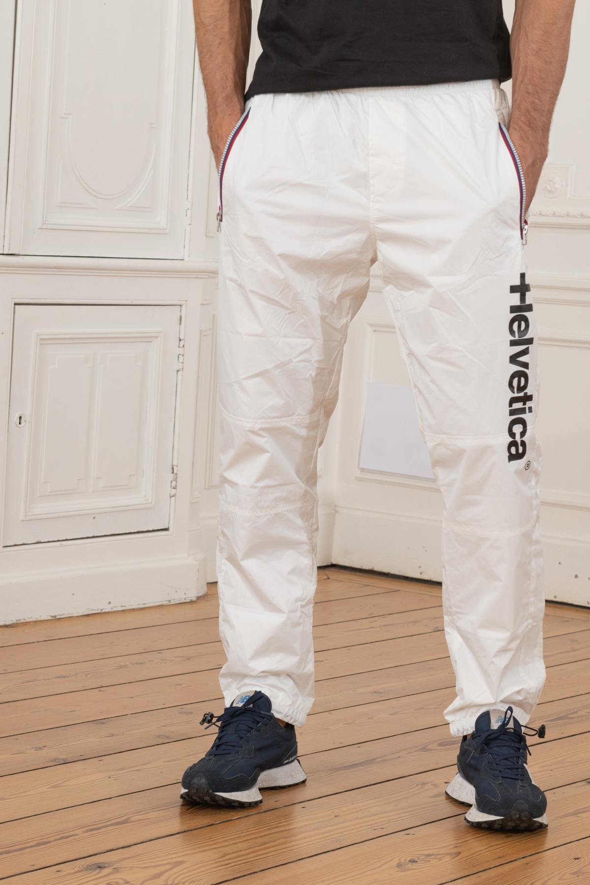 Plain White Sweatpants - Image n°1