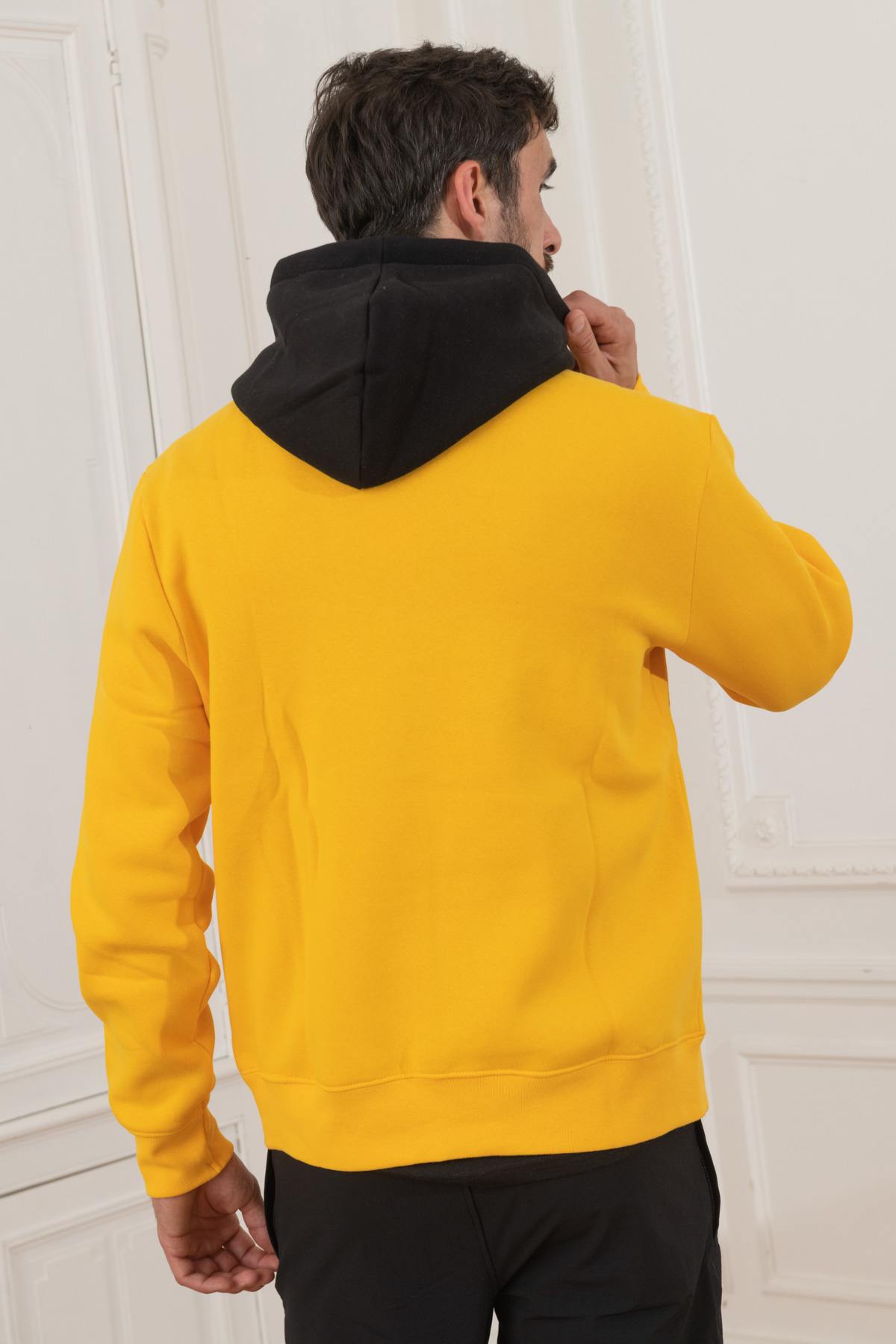 Yellow and black sweater with hood and belly pocket - Image n°4