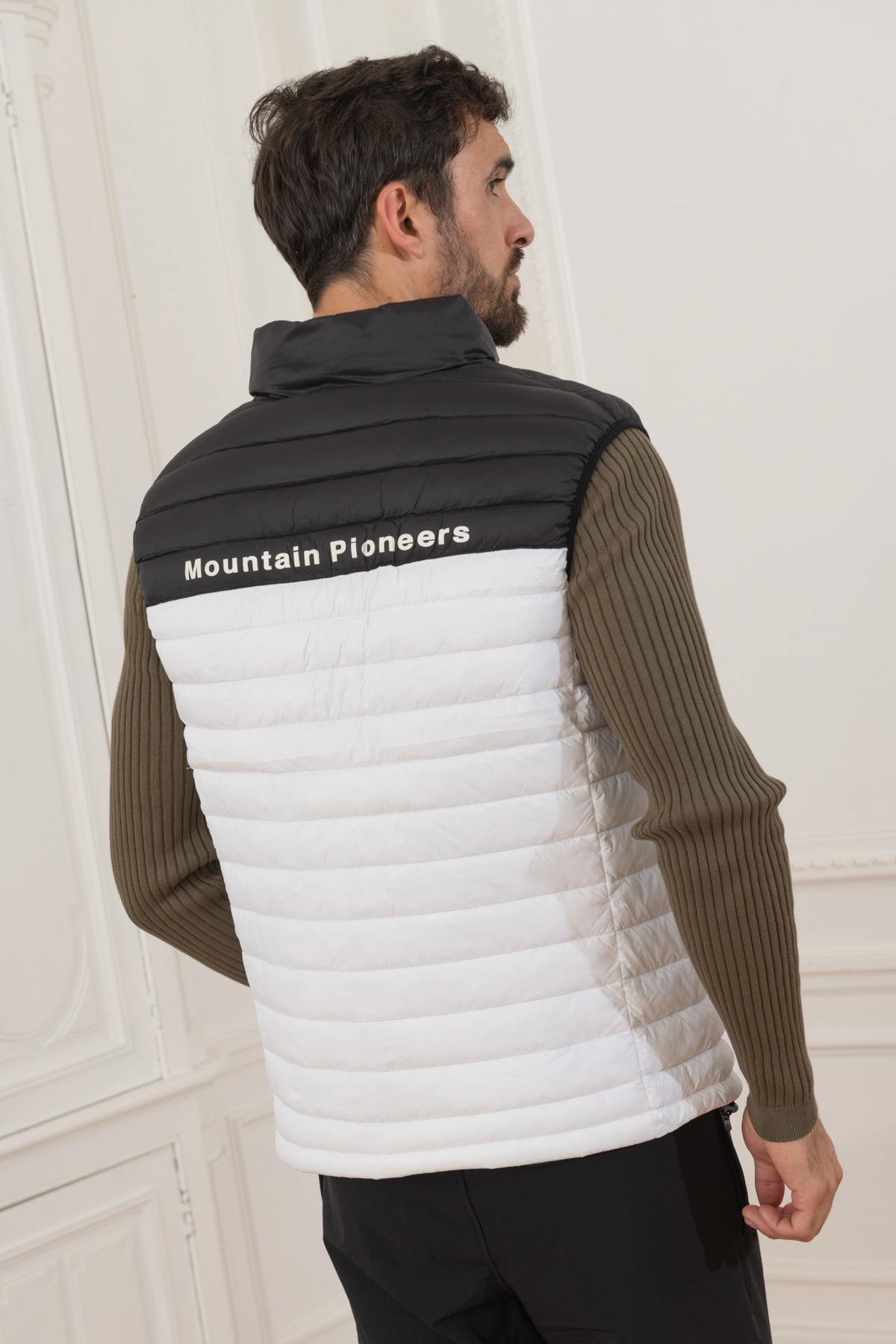 White and black sleeveless down jacket - Image n°4