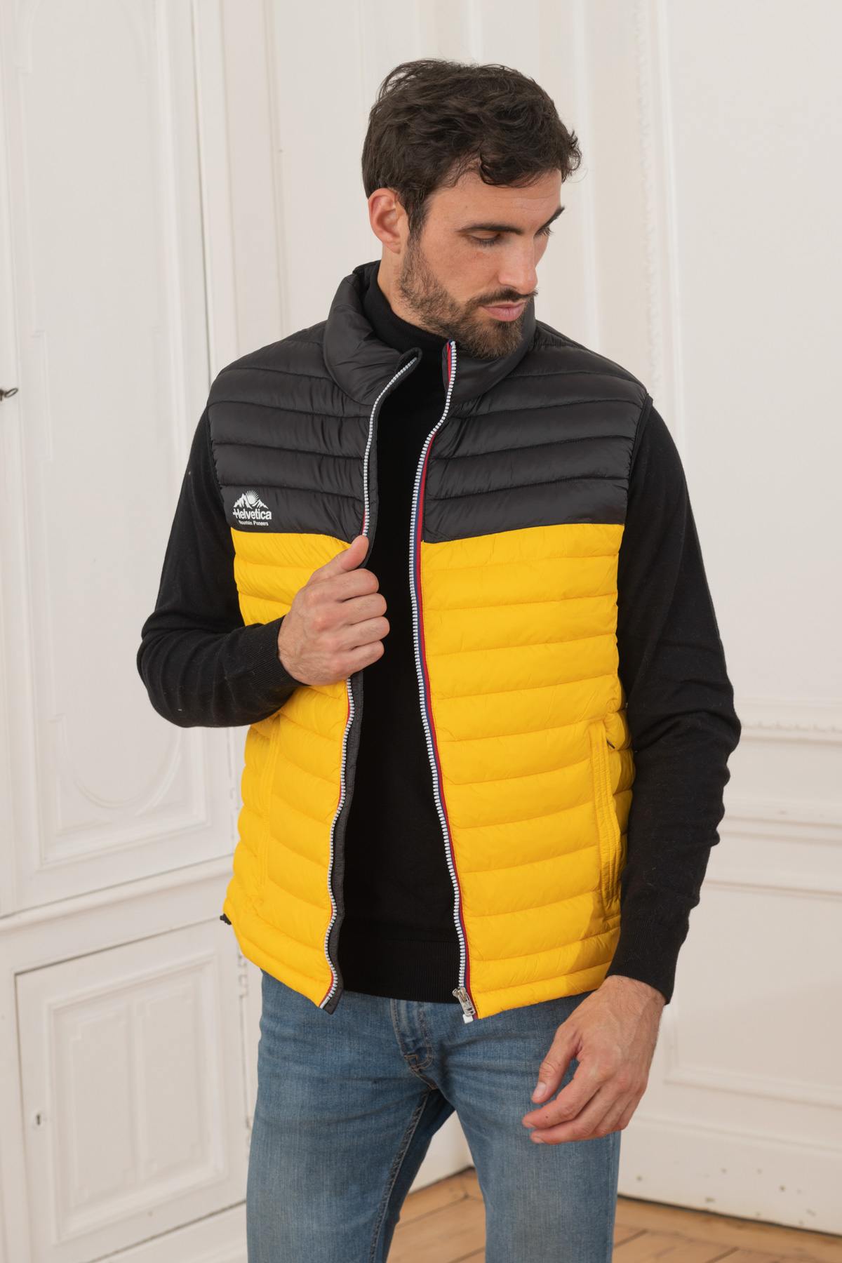 Yellow and black sleeveless down jacket - Image n°3