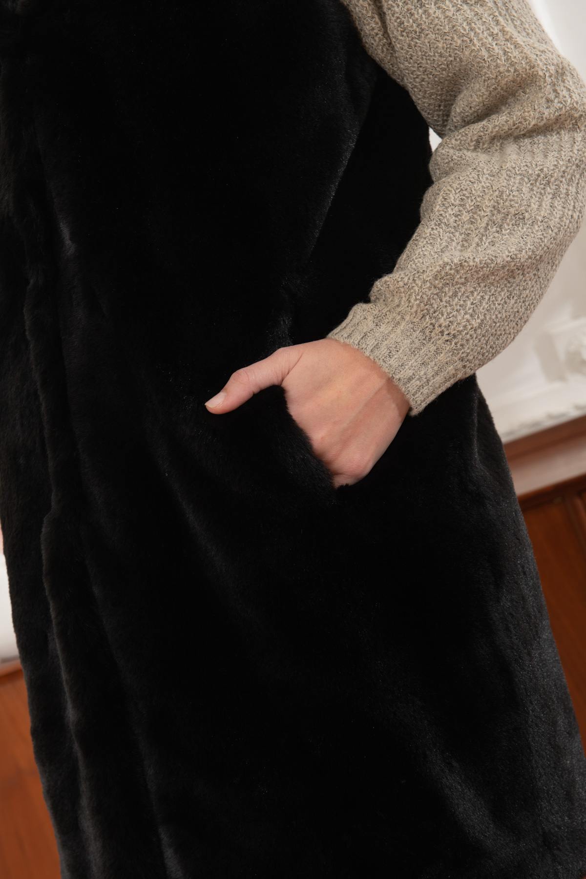 Long black faux fur - Image n°8