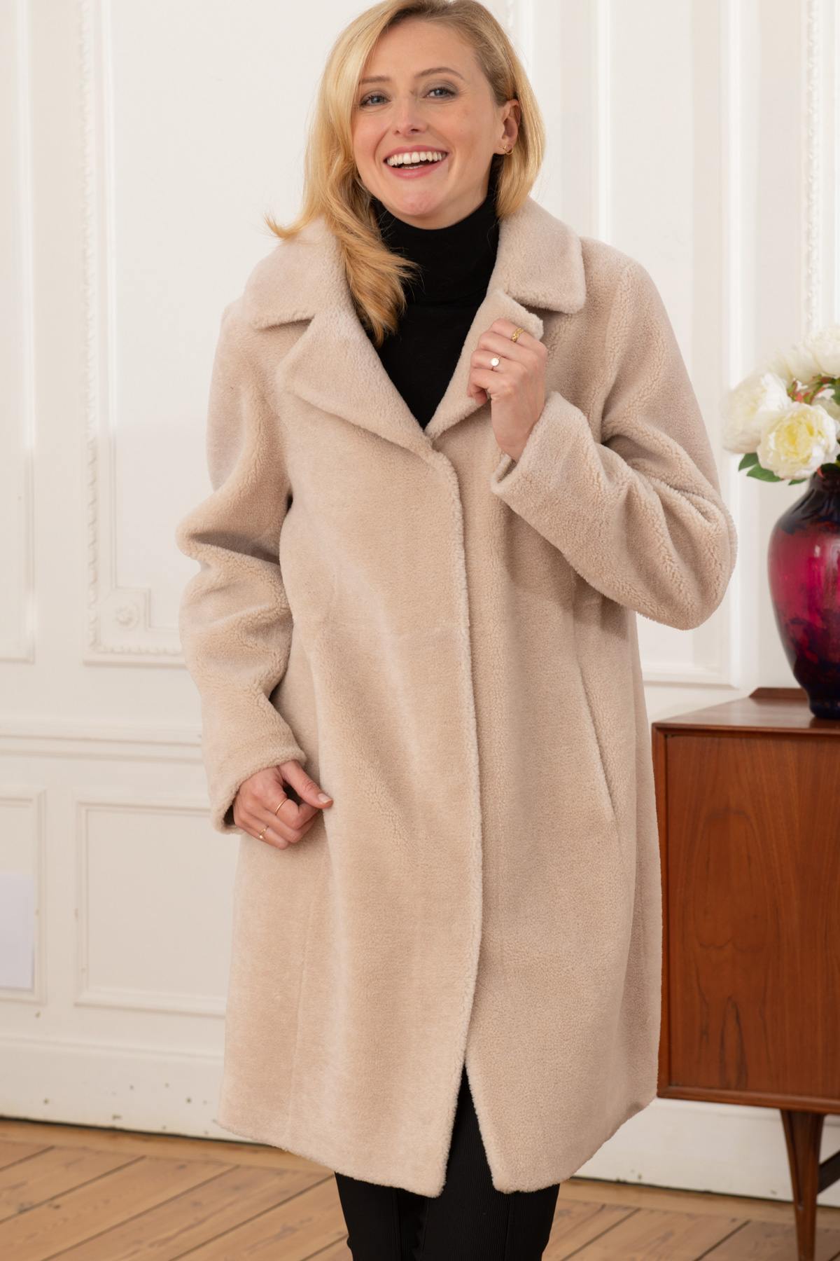 Reversible faux sheepskin wool coat - Image n°2