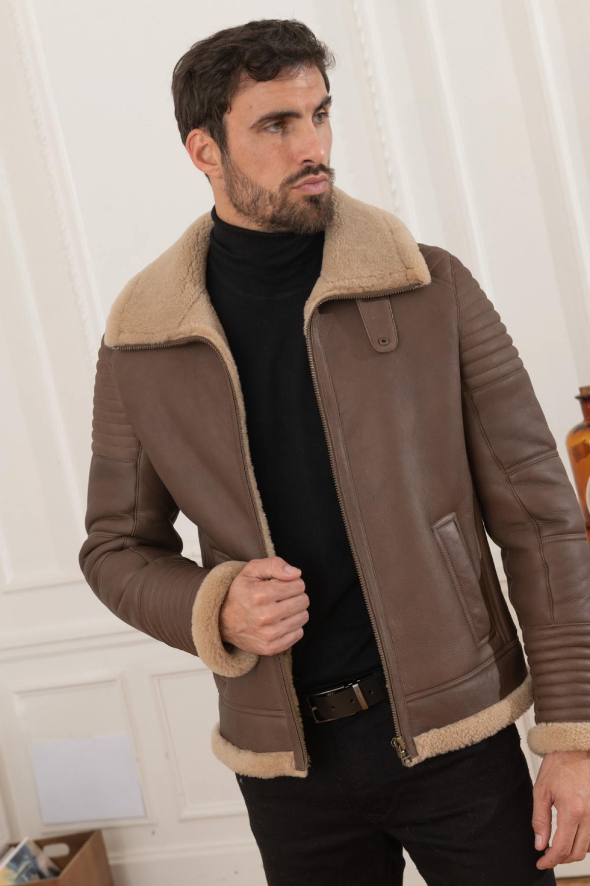 Chic brown shearling bomber jacket - Image n°4