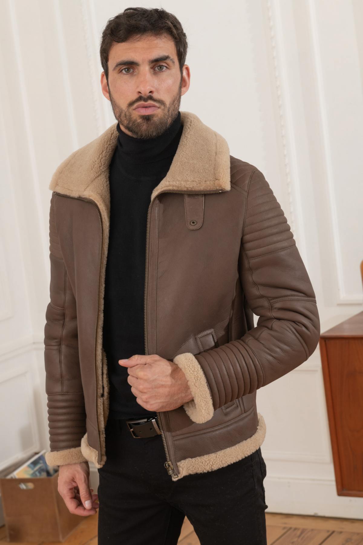 Chic brown shearling bomber jacket - Image n°7