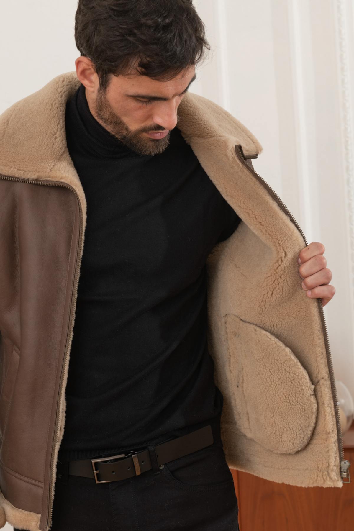 Chic brown shearling bomber jacket - Image n°5