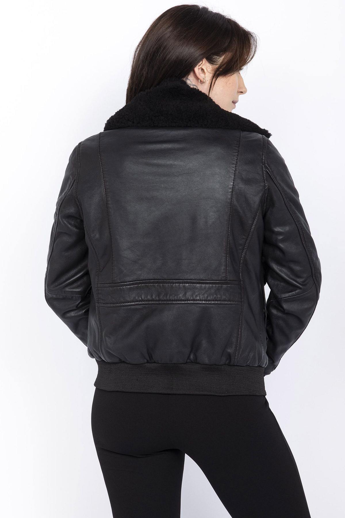 Black genuine leather pilot jacket with removable fur-lined collar - Image n°5