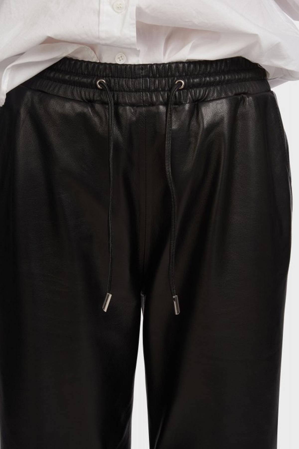 High-waisted 70s-style leather cropped pants - Image n°6