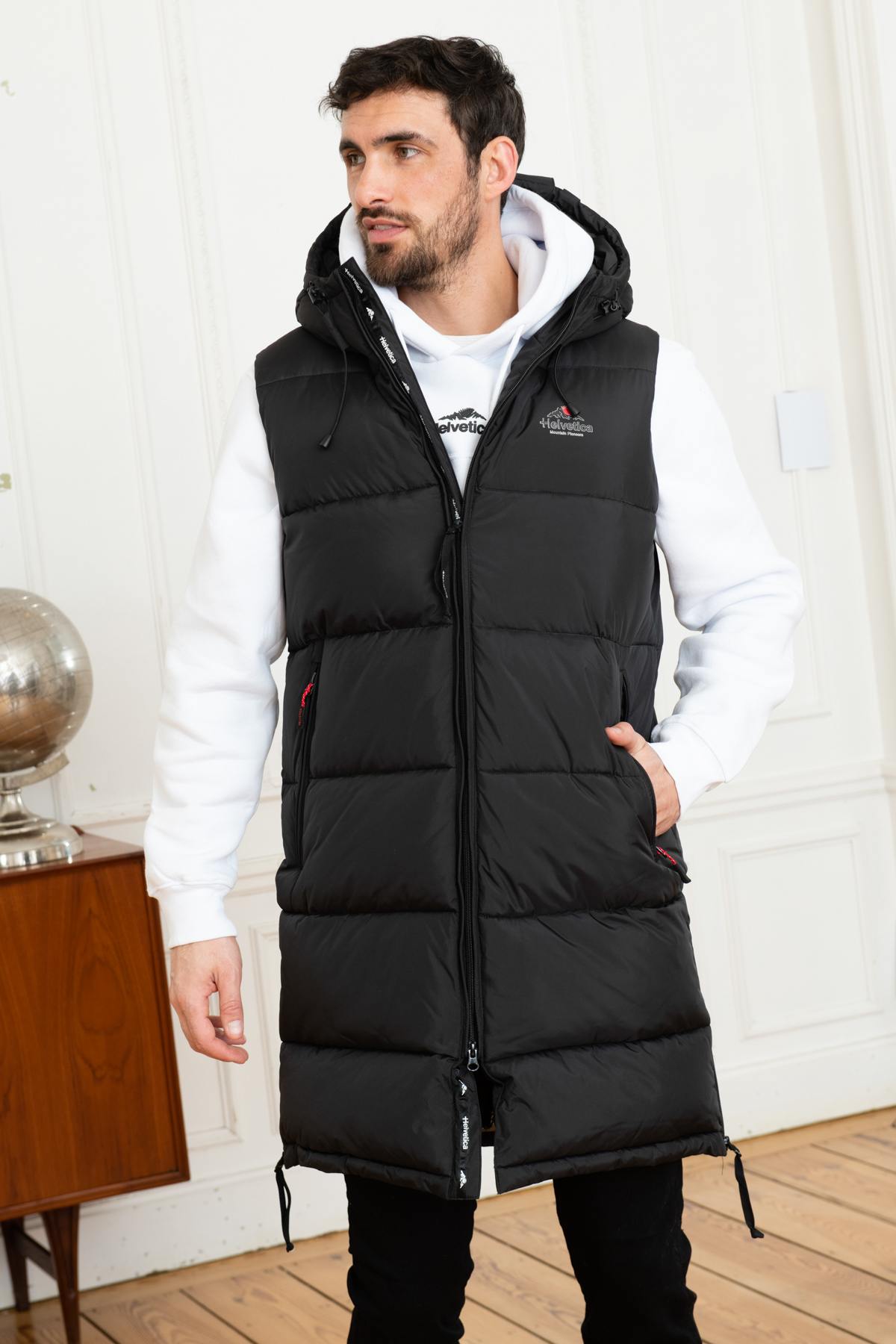 Long black sleeveless down jacket - Image n°1