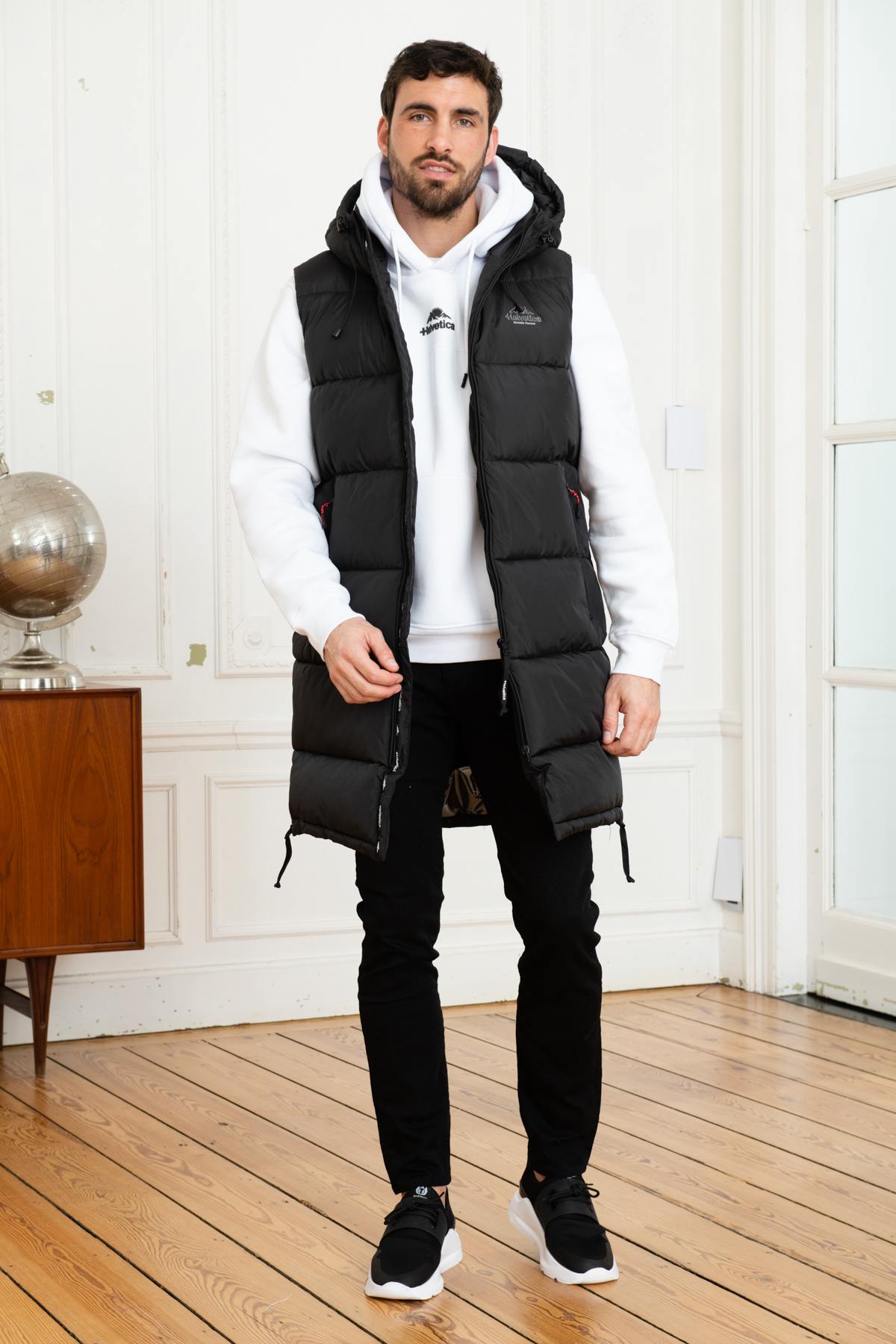 Long black sleeveless down jacket - Image n°3