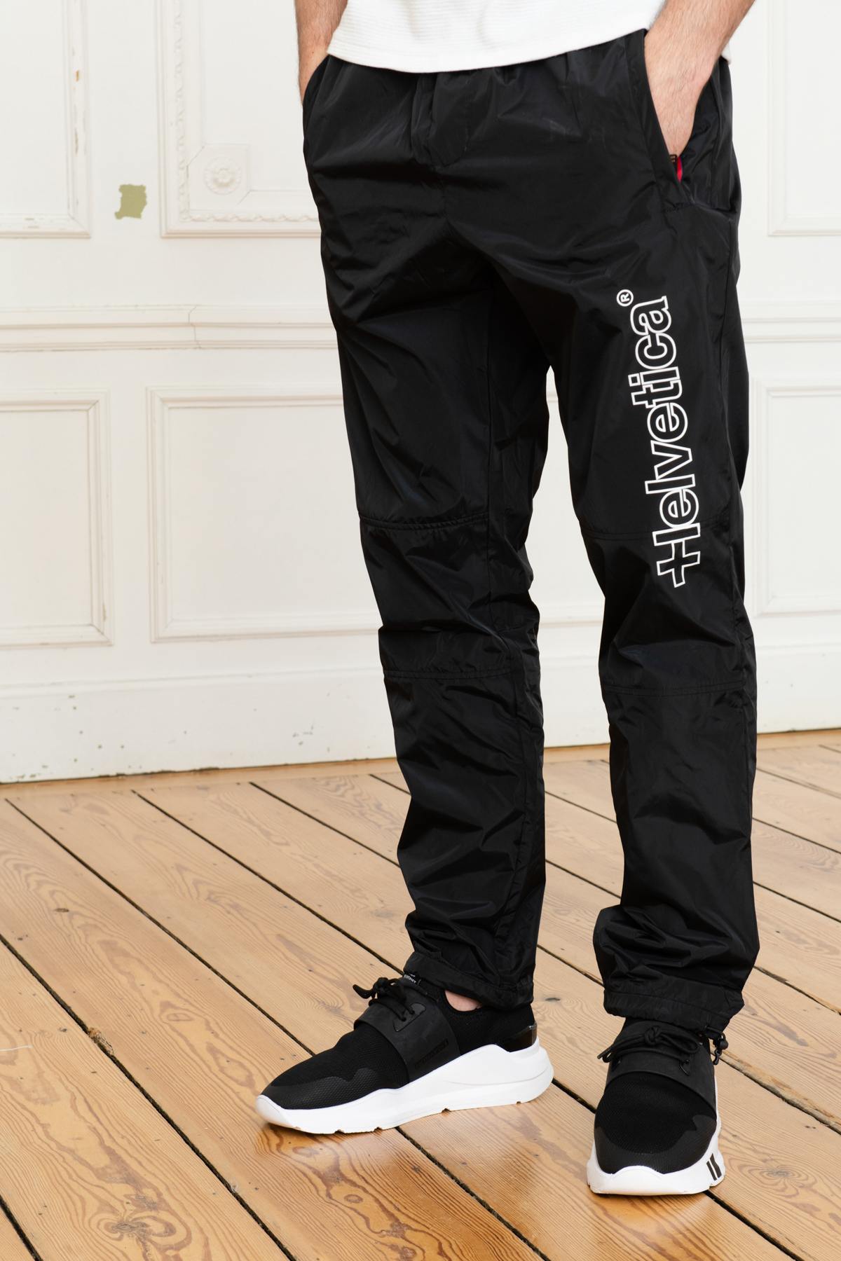 Black flowing sportswear pants - Image n°5