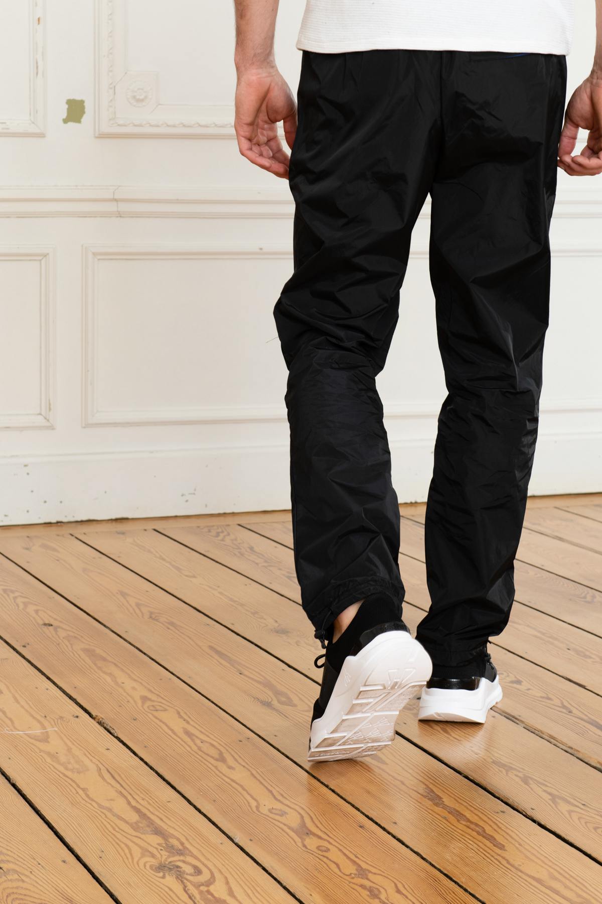 Black flowing sportswear pants - Image n°6