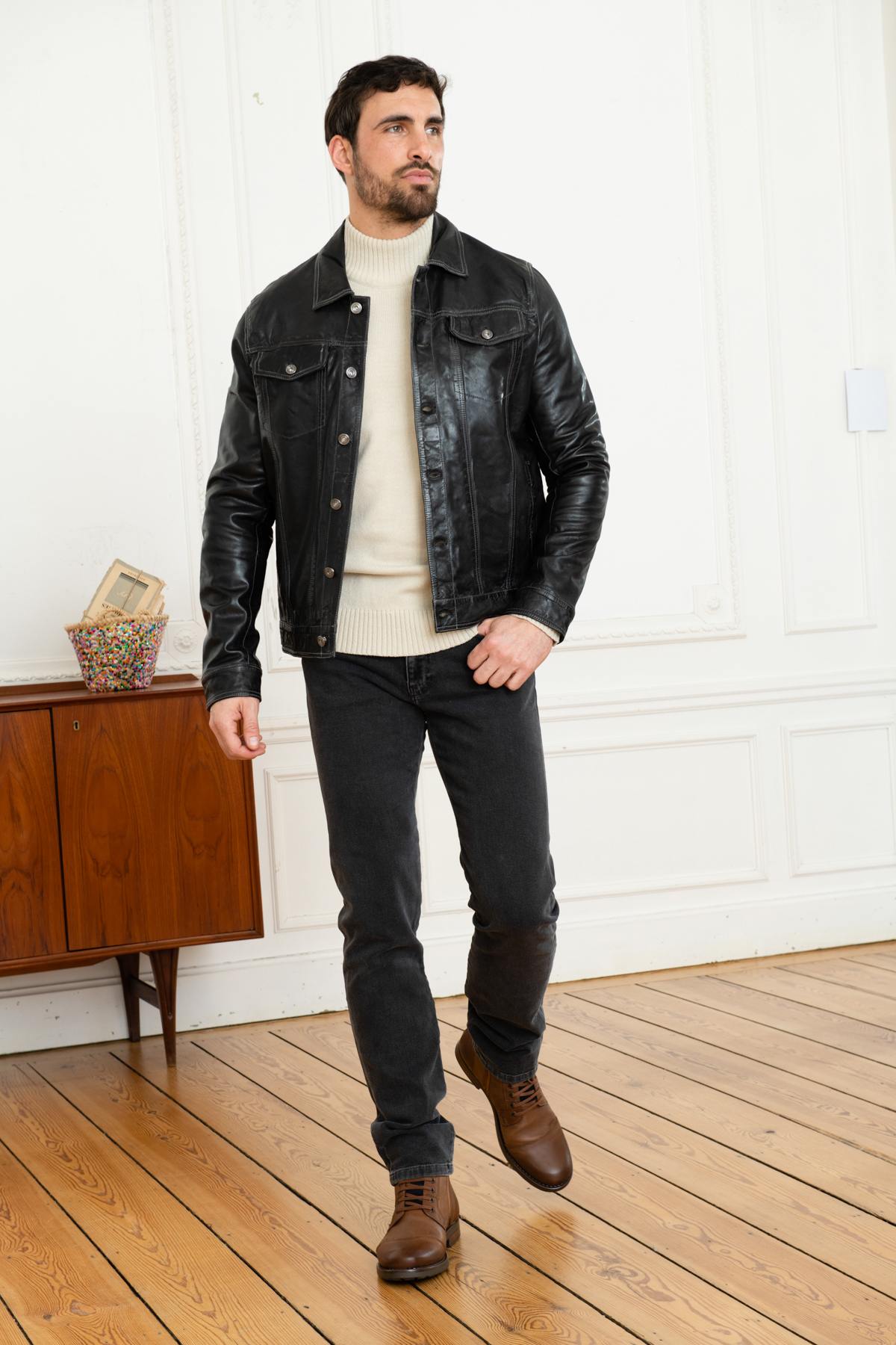 Retro style shirt collar leather jacket - Image n°2