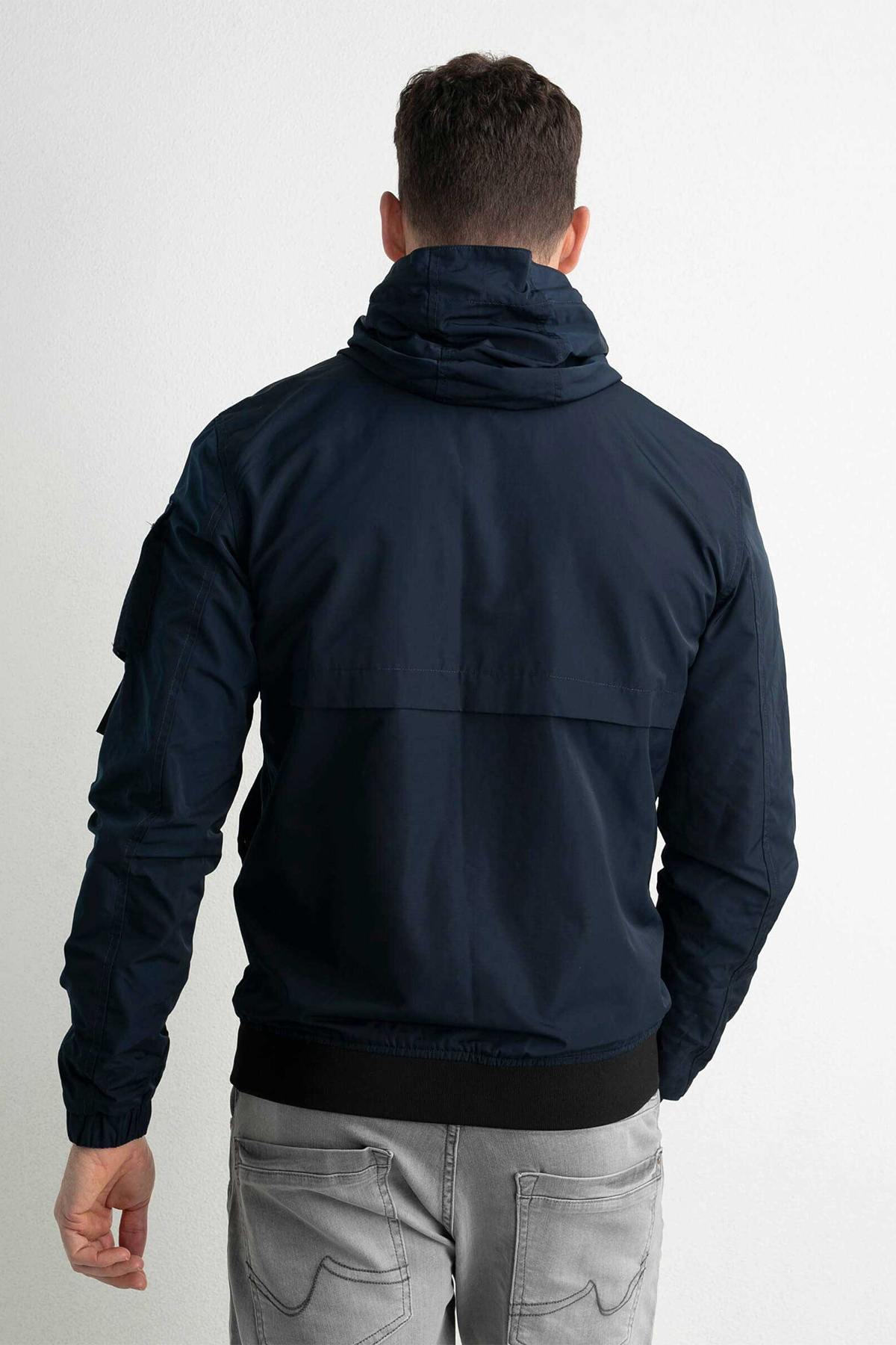 Sportswear jacket with hood - Image n°4