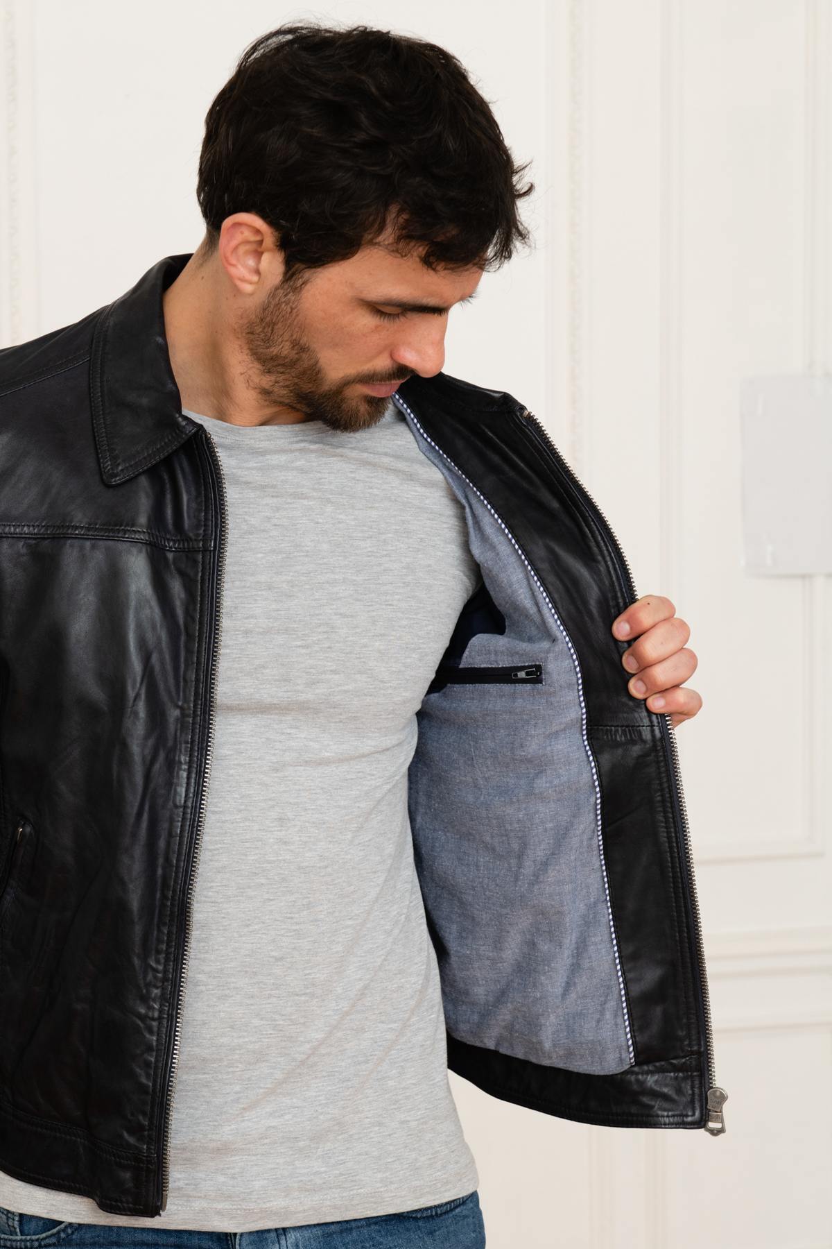 Dark blue leather shirt collar jacket - Image n°5