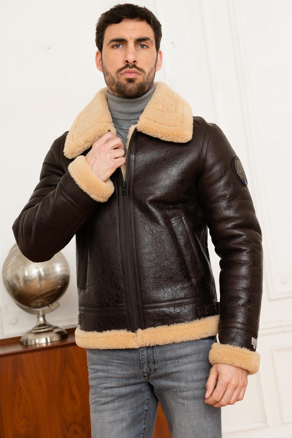 Bomber in sheepskin from the Patrouille de France - Image n°7