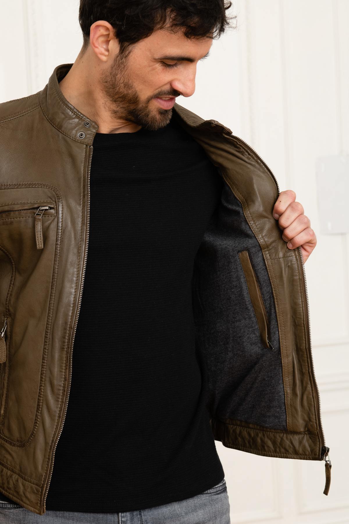 Brown leather jacket with mandarin collar - Image n°4