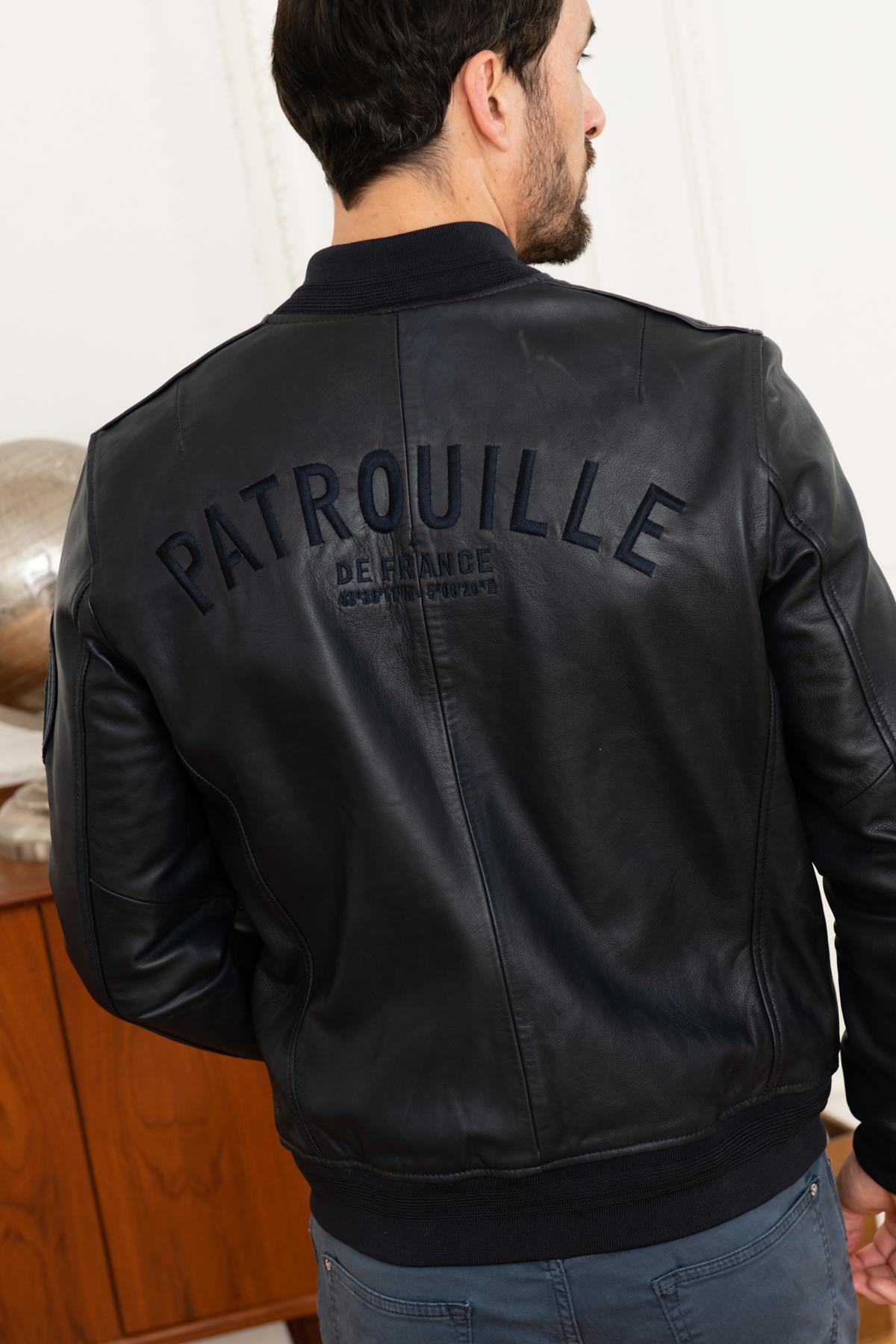 Navy blue bomber jacket from the Patrouille de France - Image n°2