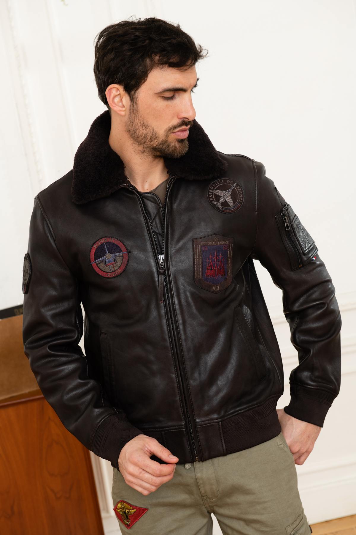 Aviator leather jacket from the French patrol - Image n°3