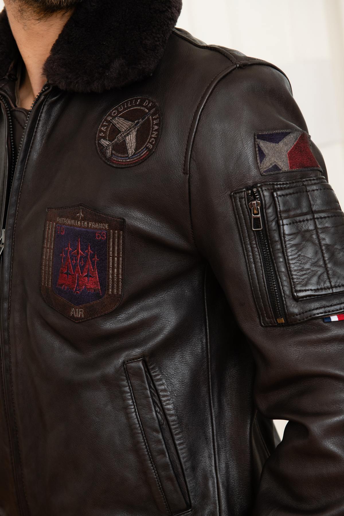 Aviator leather jacket from the French patrol - Image n°7