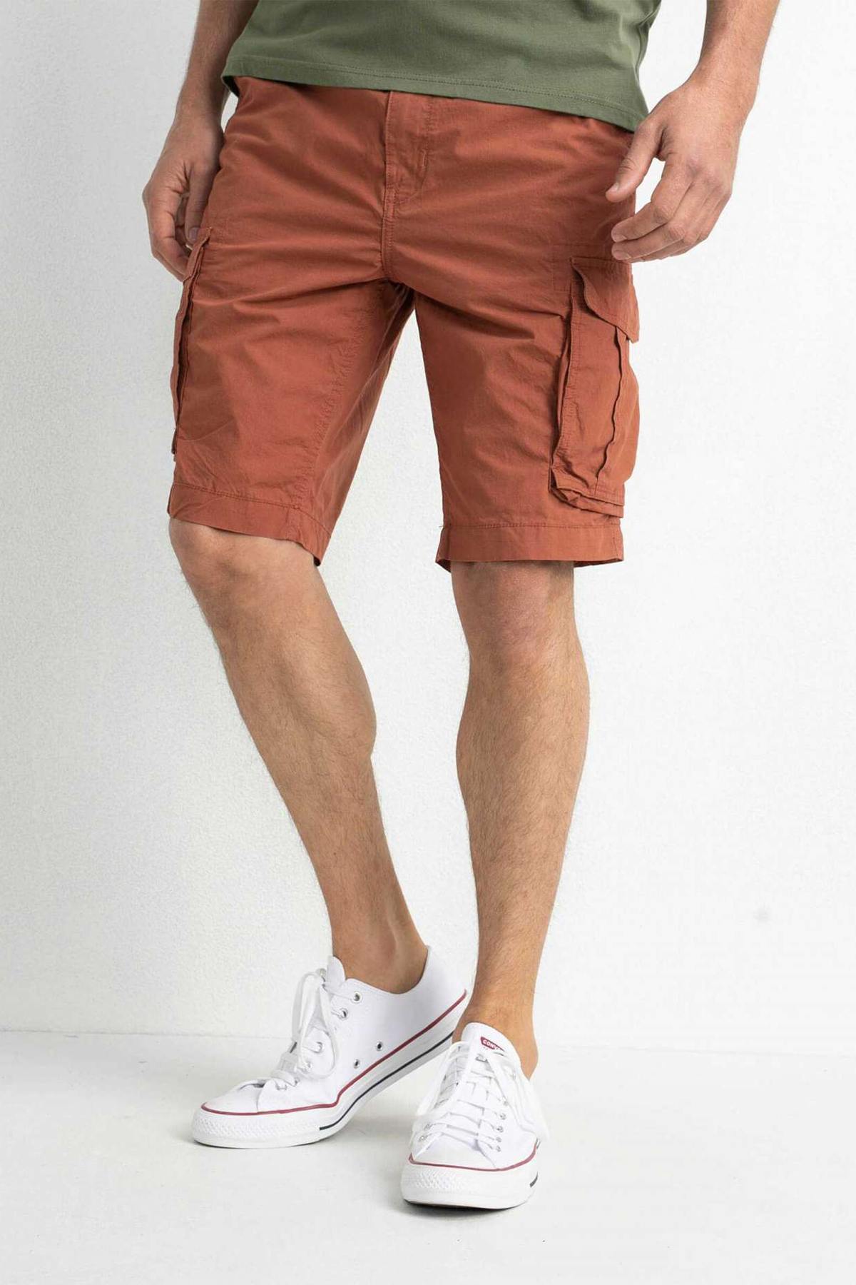 Men's cargo shorts with belt - Image n°1