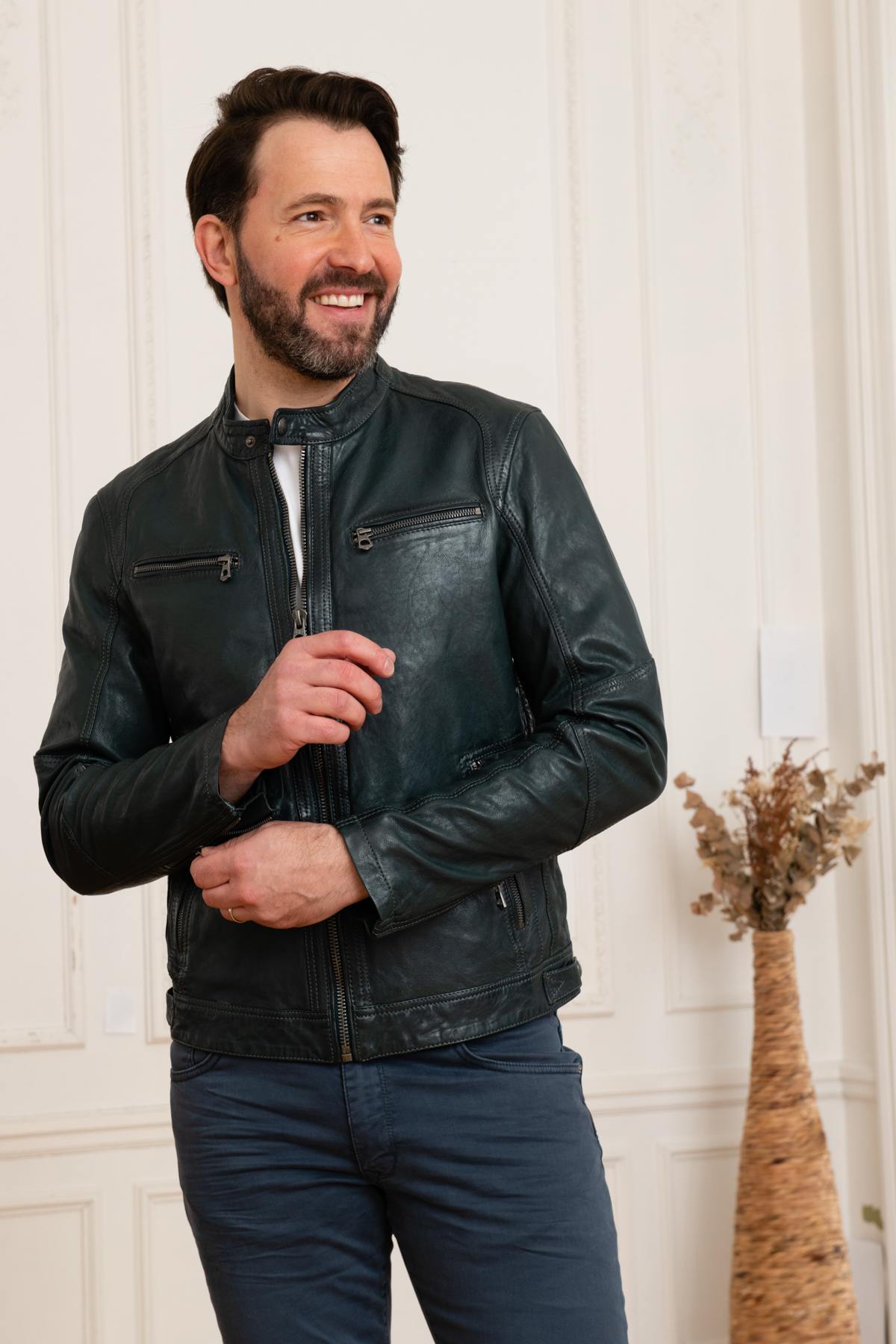 Ocean blue jacket in genuine leather - Image n°1