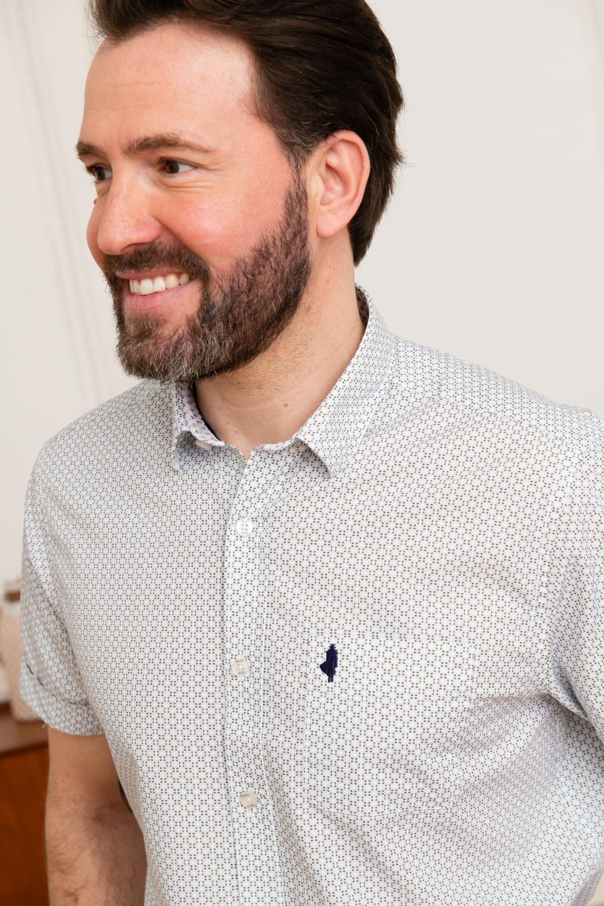 Short-sleeved blue patterned shirt - Image n°4