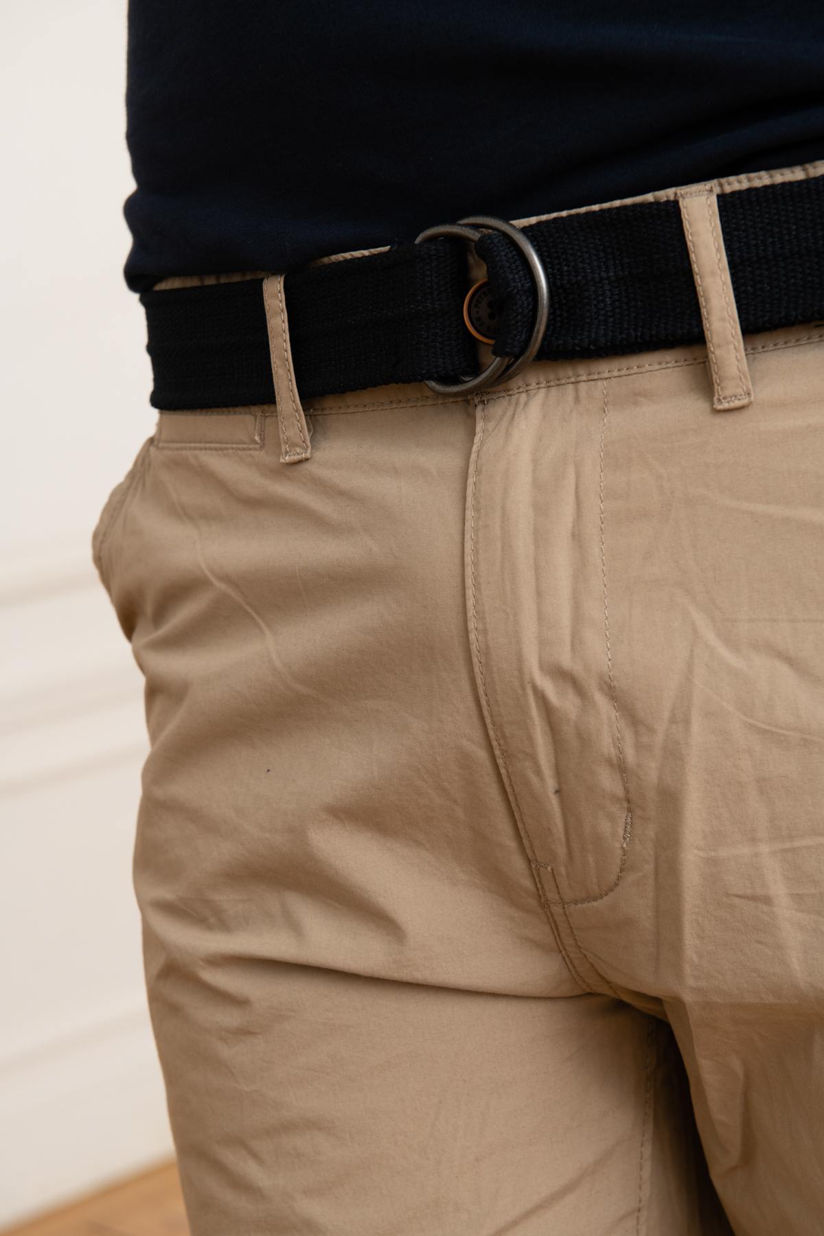 Beige shorts with belt - Image n°5