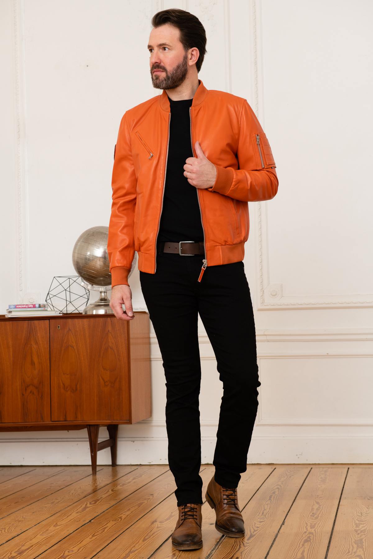 Orange bomber from the Patrouille de France - Image n°2