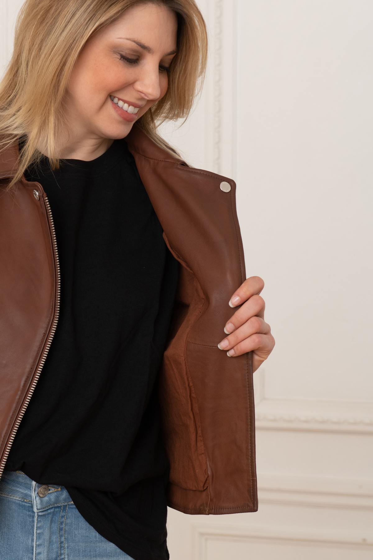 Short Biker Jacket in cognac leather - Image n°6