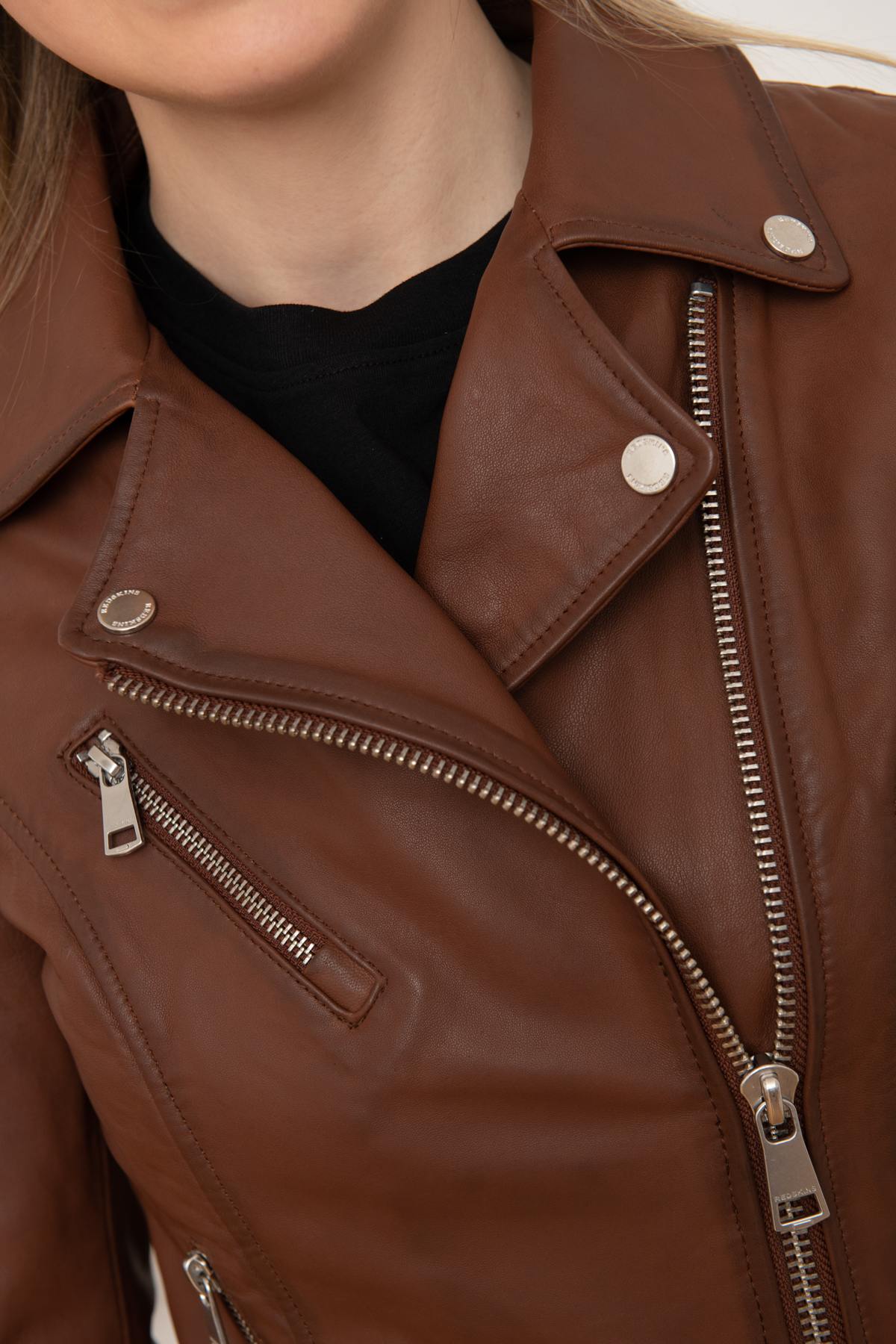 Short Biker Jacket in cognac leather - Image n°10