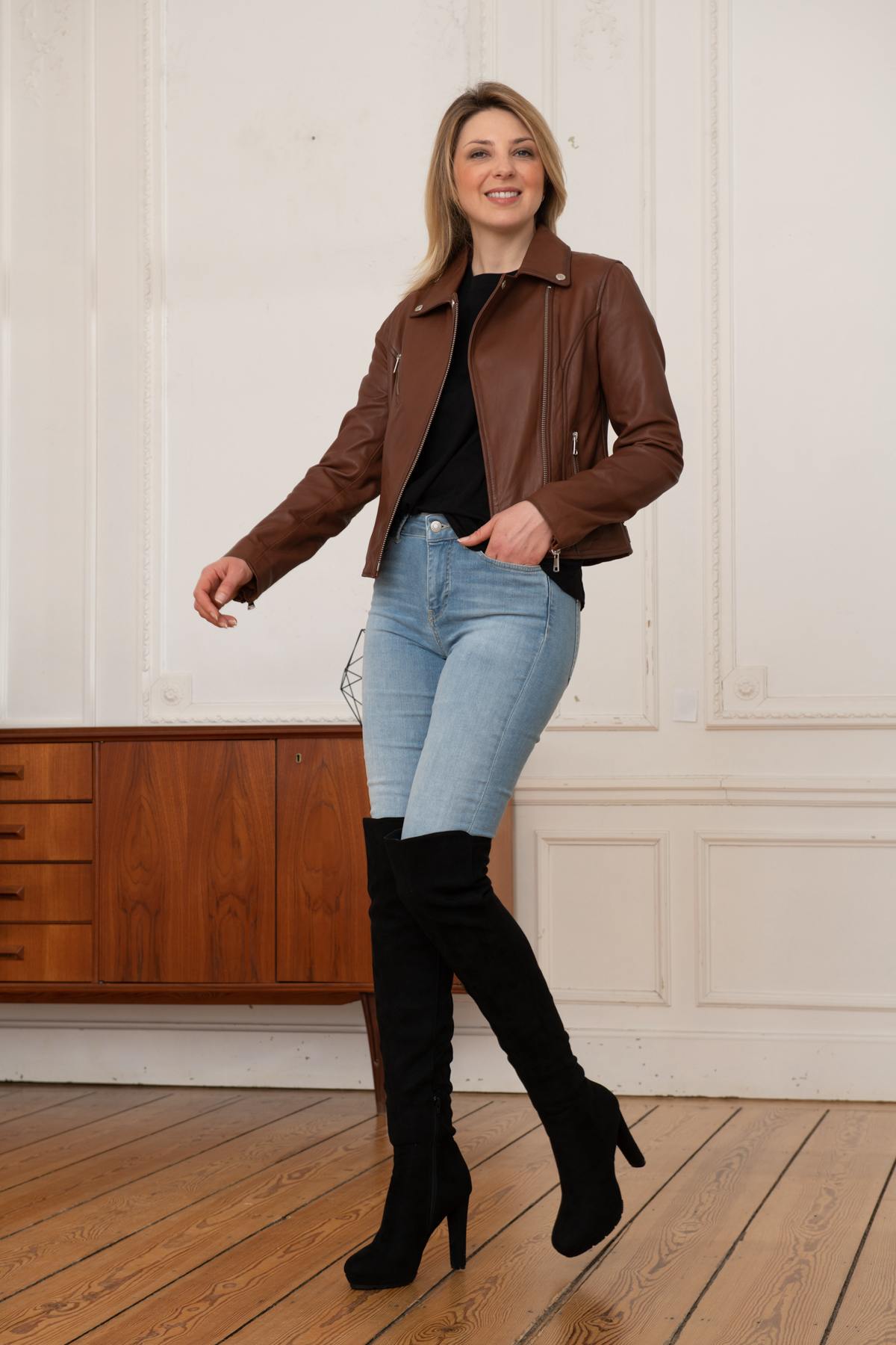 Short Biker Jacket in cognac leather - Image n°2