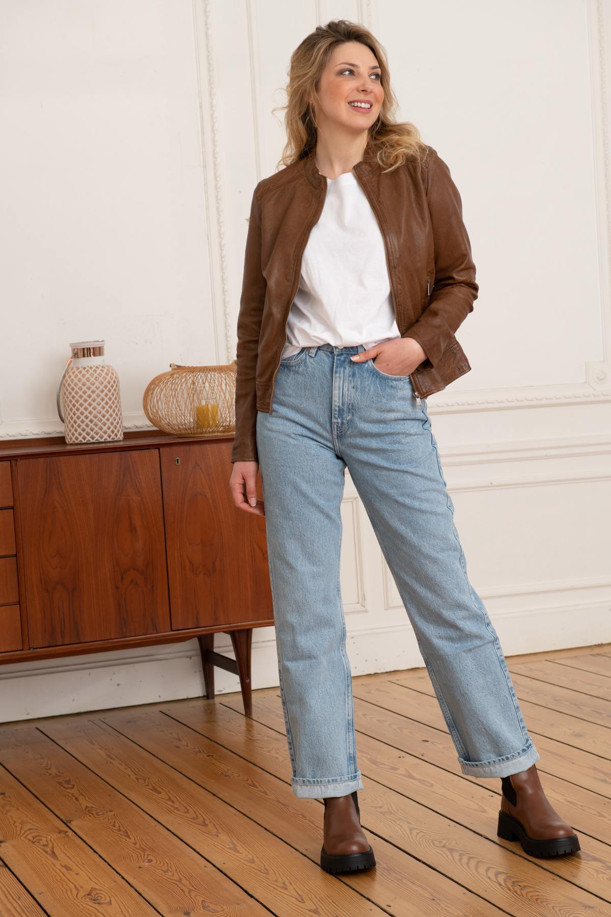 Women's hazelnut-colored leather jacket - Image n°2