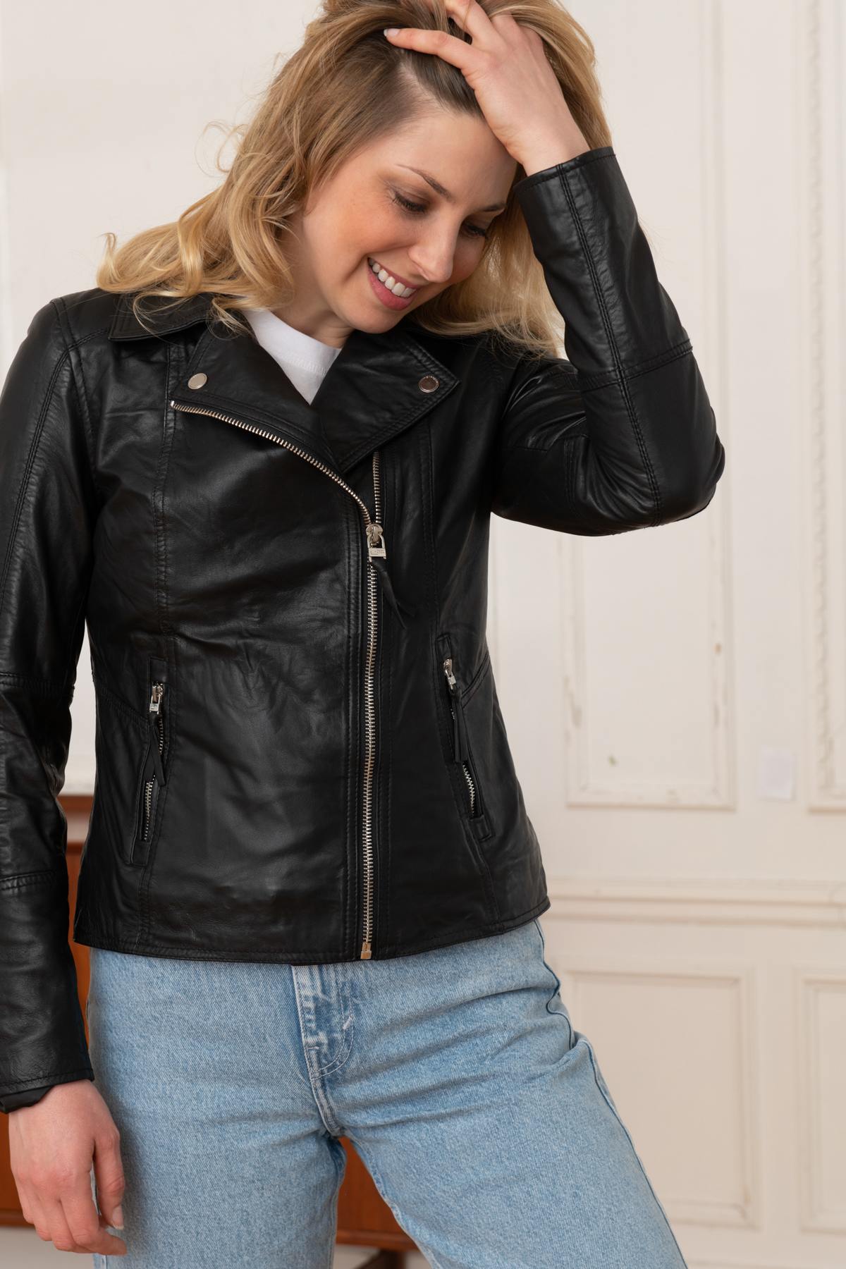 Trendy black Biker Jacket for women - Image n°4