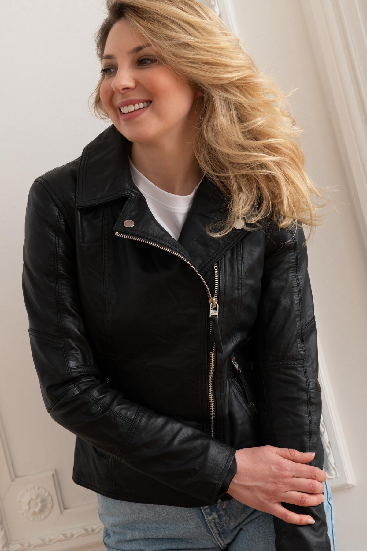 Trendy black Biker Jacket for women - Image n°3