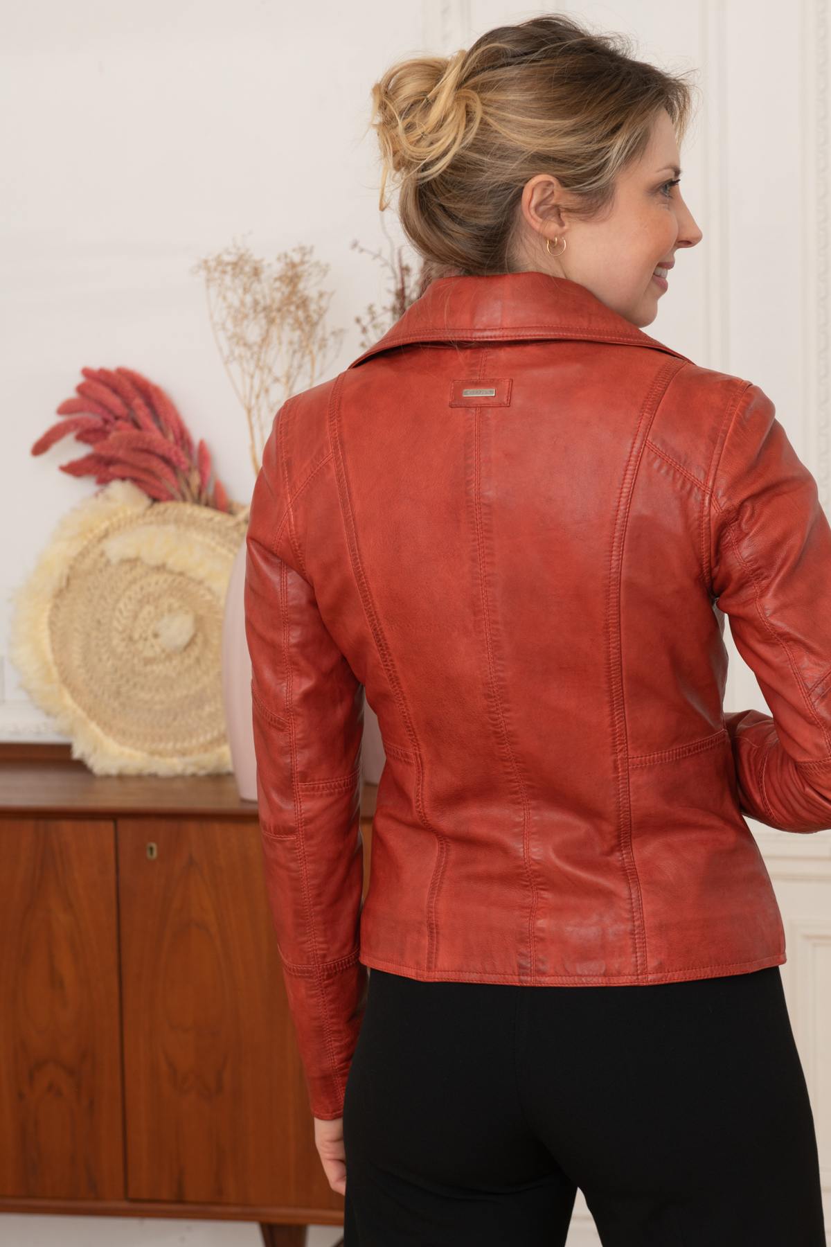 Women's aged red Biker Jacket - Image n°6