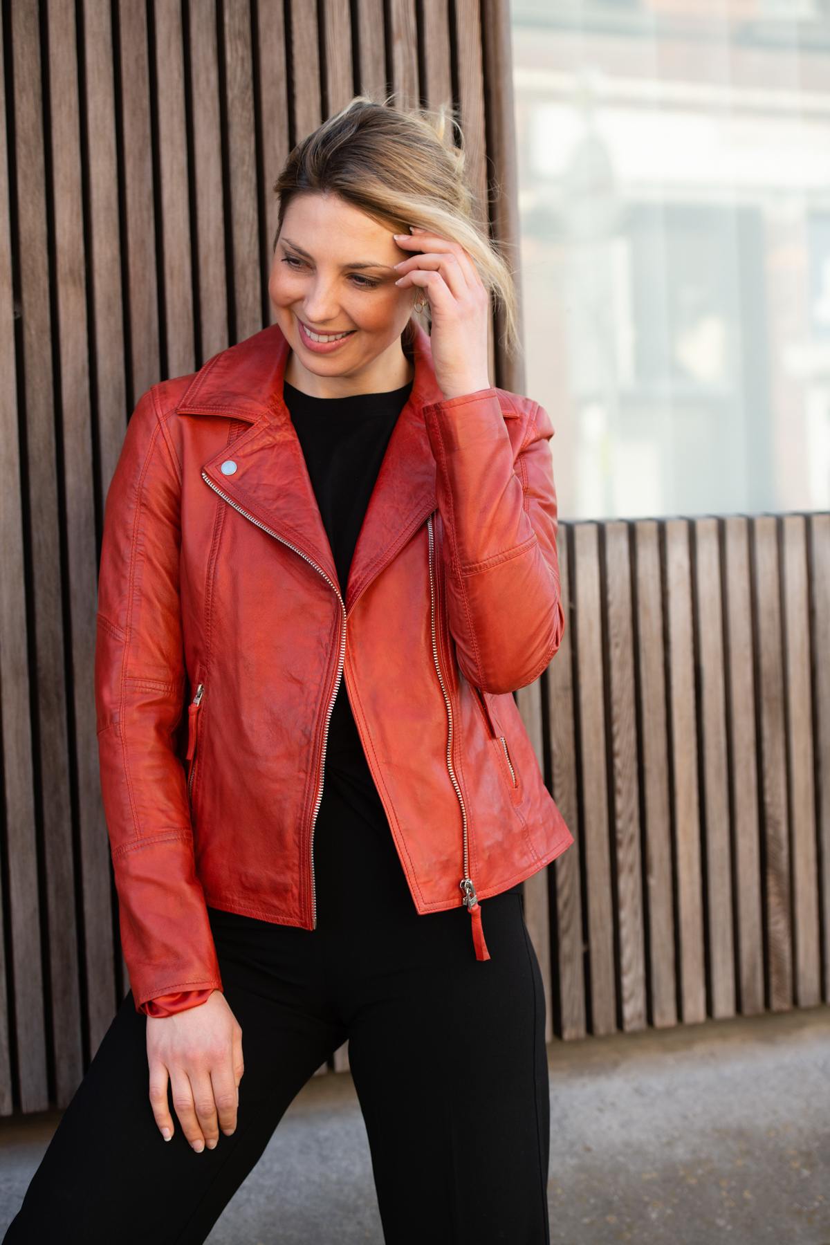 Women's aged red Biker Jacket - Image n°7