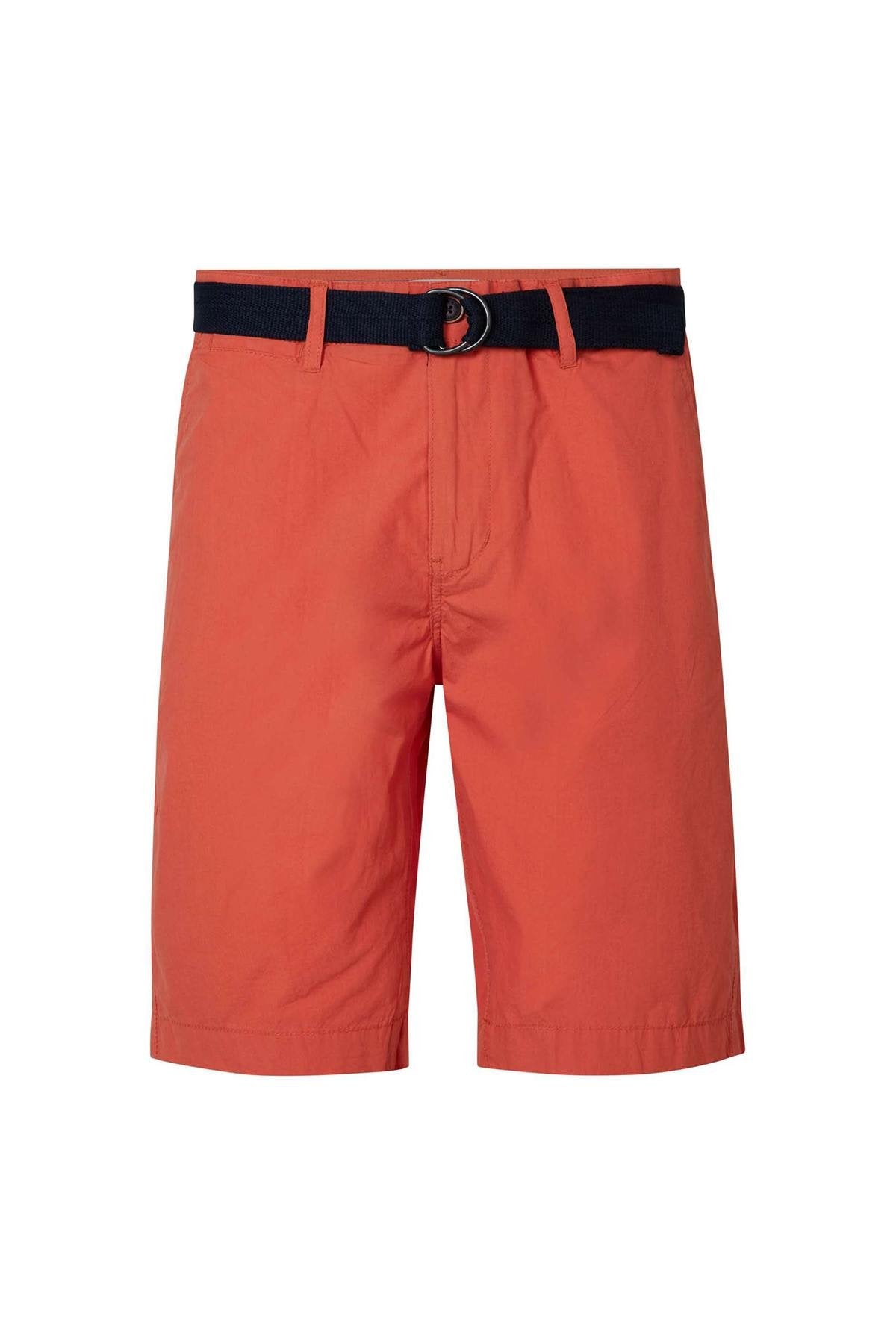 Red chino shorts with black belt - Image n°1