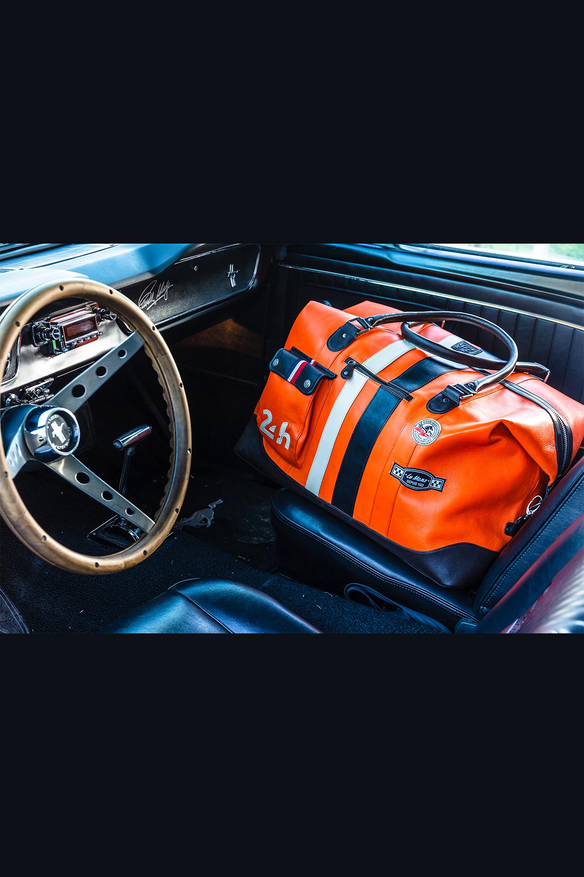 Orange leather bag from the 24 hours of Le Mans - Image n°2