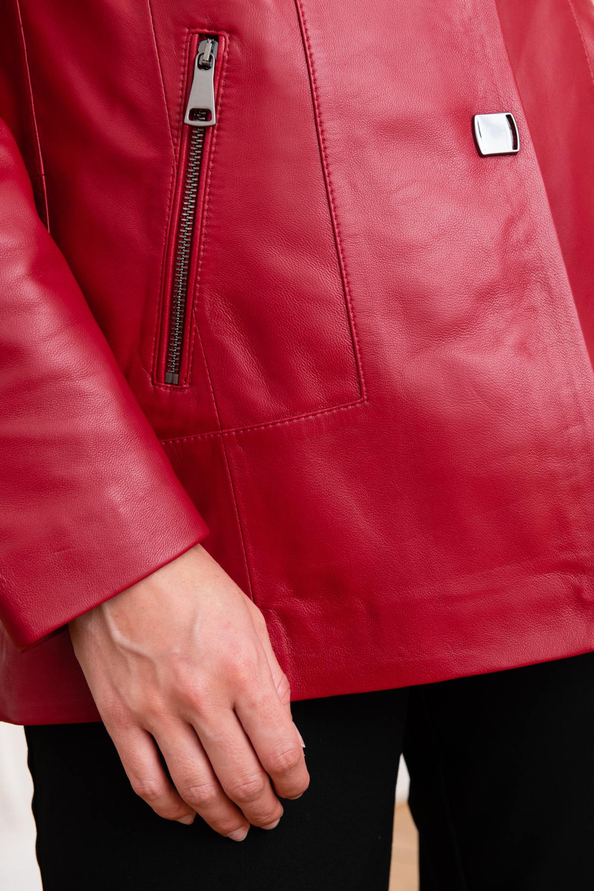 Elegant red leather coat - Image n°9