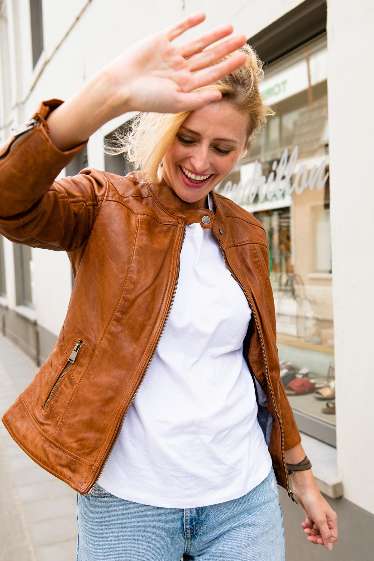 Cognac sheepskin leather jacket - Image n°5