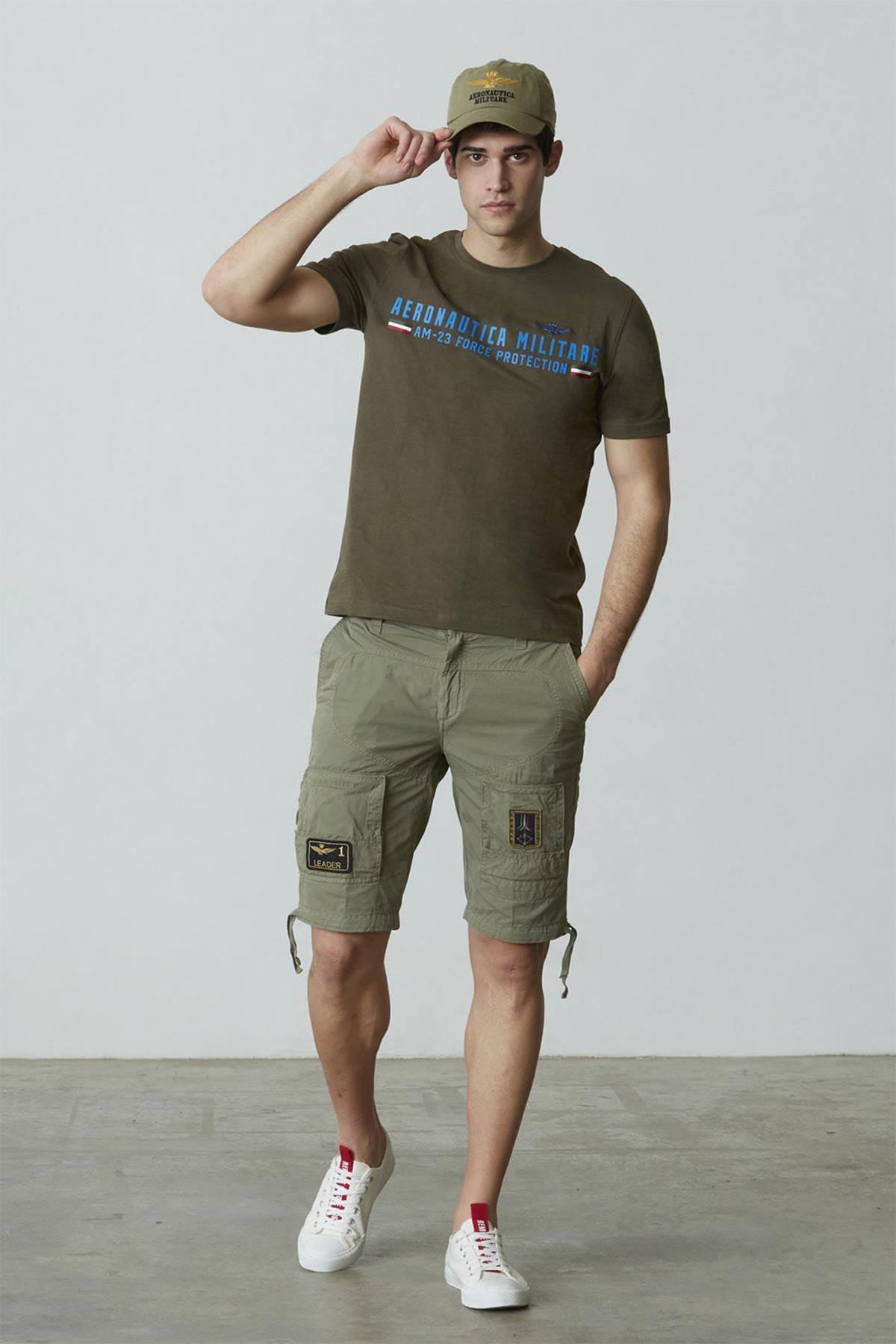 Military Bermuda shorts in khaki gabardine - Image n°2