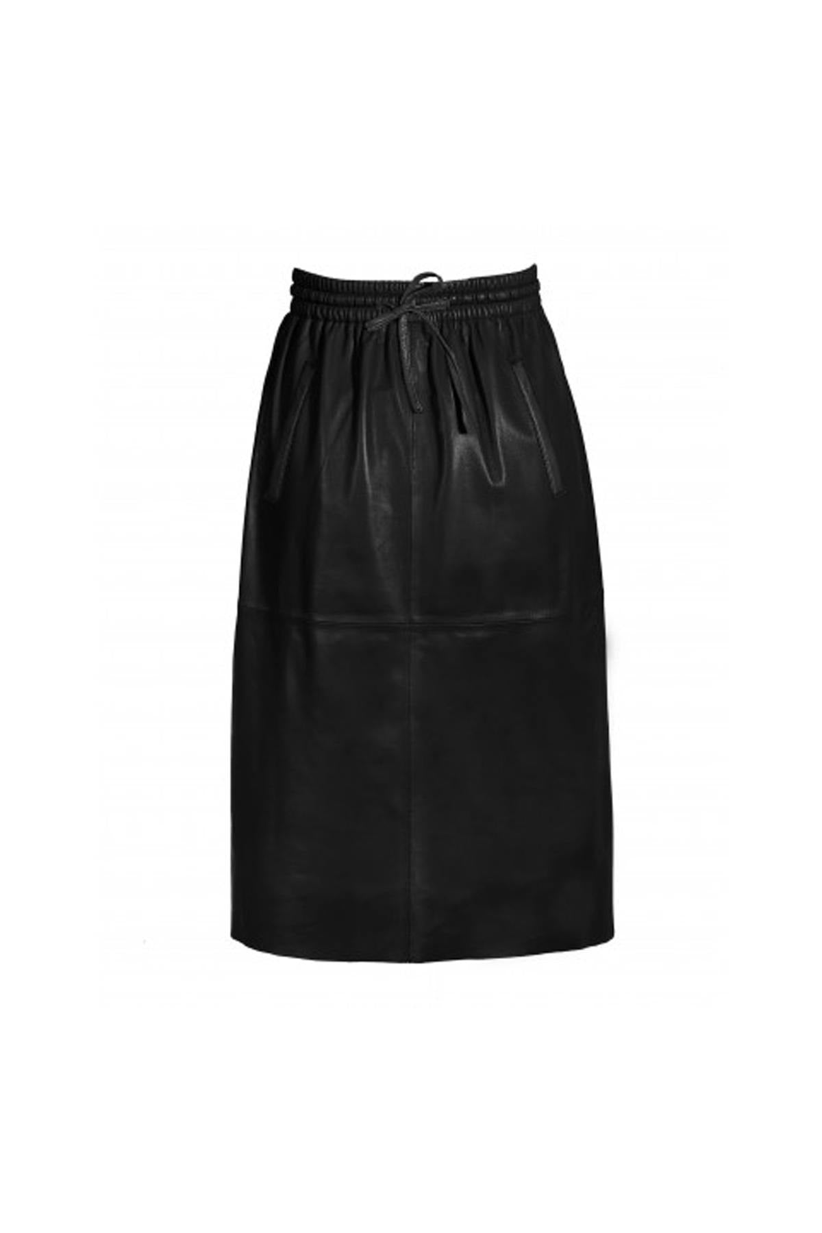 Mid-length straight skirt in black leather - Image n°7