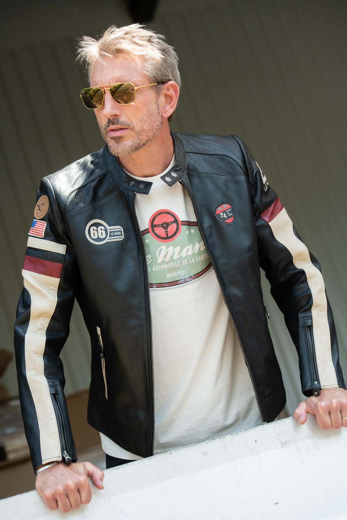 Black leather jacket with racing-style stripes - Image n°5