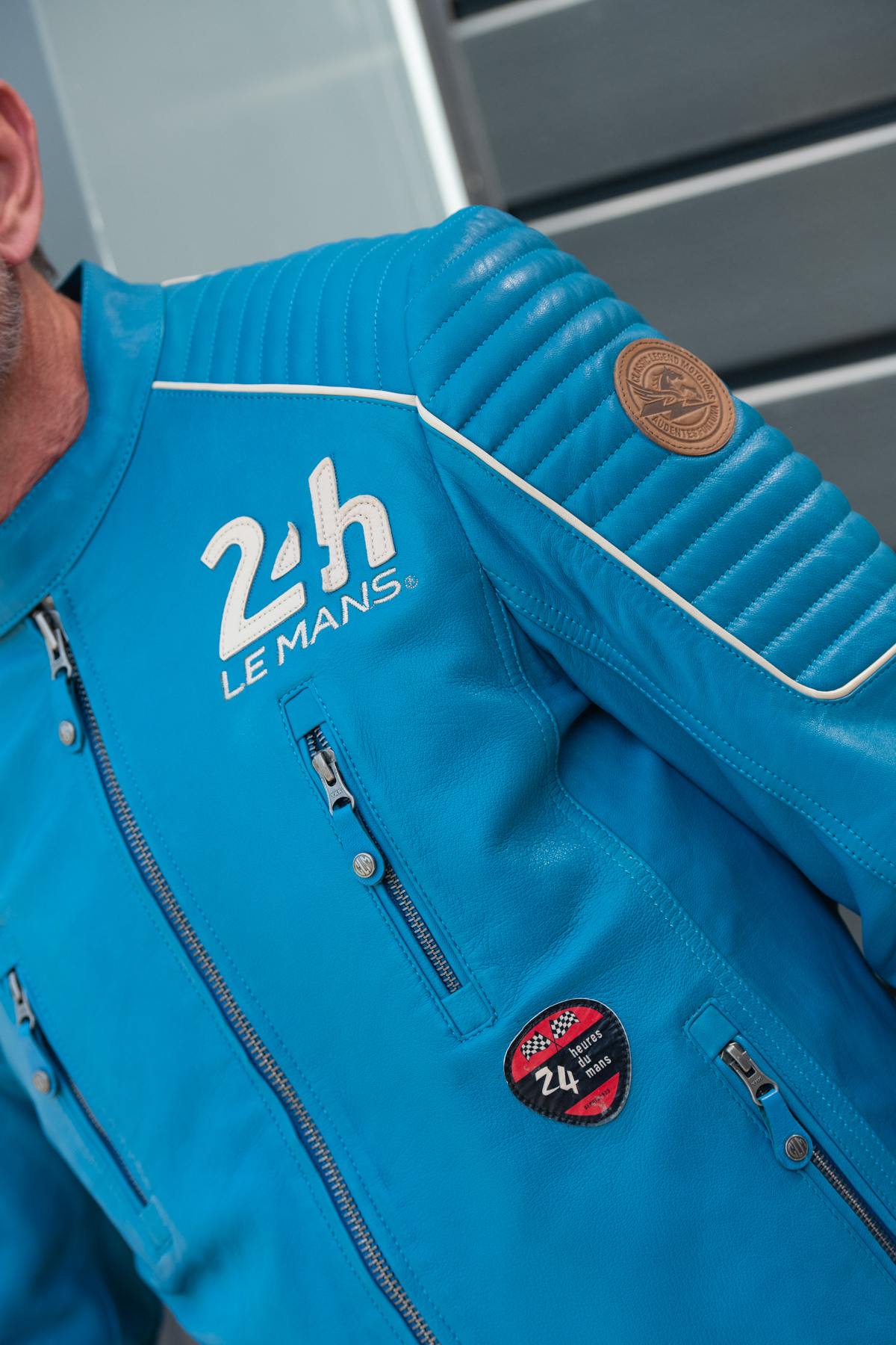 Electric blue sheepskin leather racing jacket - Image n°3