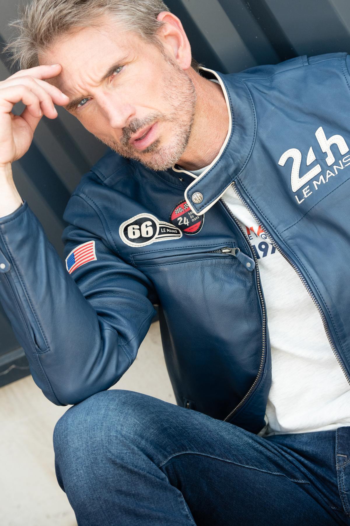 Navy blue leather jacket from the 24h of Le Mans - Image n°1