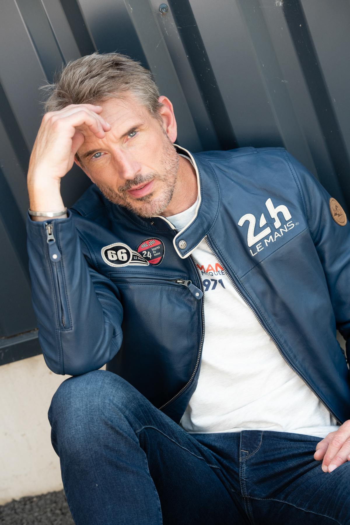 Navy blue leather jacket from the 24h of Le Mans - Image n°5